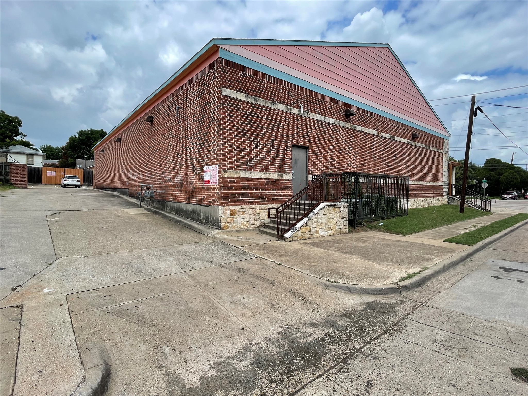 909 S Tyler Street, Dallas, TX, 75208 | 20966415 | Realty Texas LLC