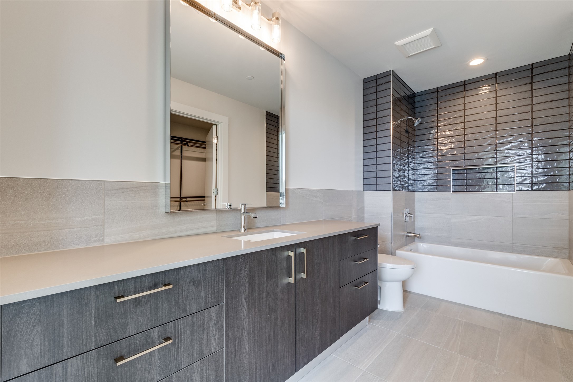 8119 Douglas Avenue 206, Dallas, TX, 75225 | 20966627 | Realty Texas LLC