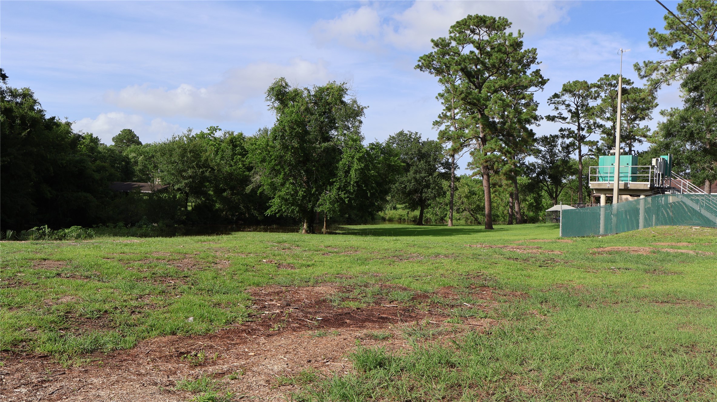 8 Bayou Bend Drive Drive, Baytown, TX, 77523 | 98412292 | Realty Texas LLC
