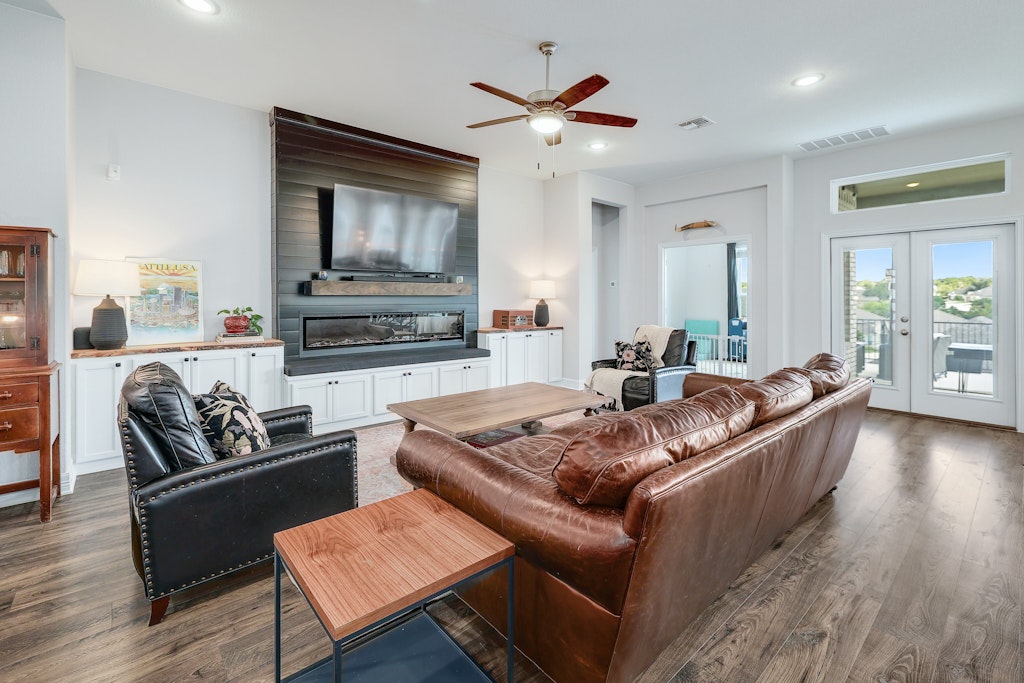 805 Karst Cove , Georgetown, TX, 78628 | 3467654 | Realty Texas LLC