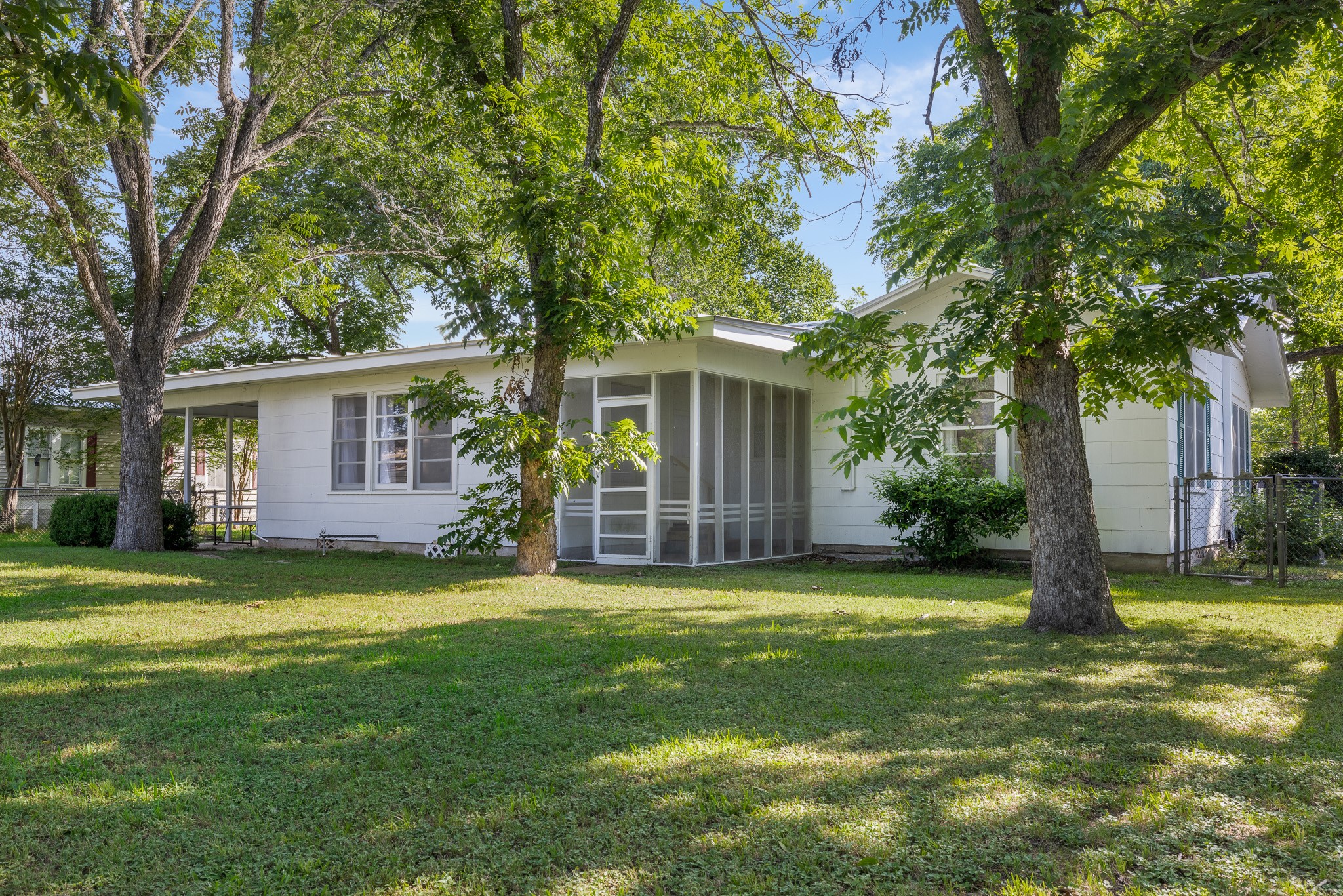 628 S Madison Street, La Grange, TX, 78945 | 63660960 | Realty Texas LLC