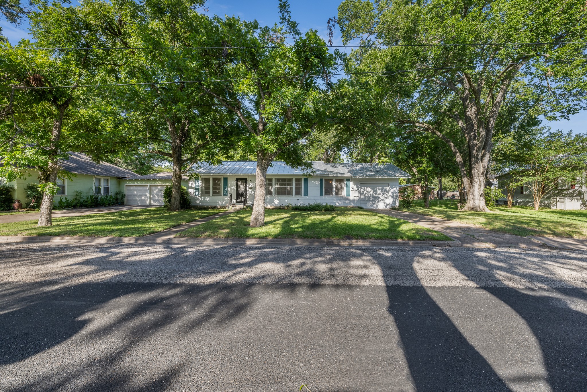 628 S Madison Street, La Grange, TX, 78945 | 63660960 | Realty Texas LLC