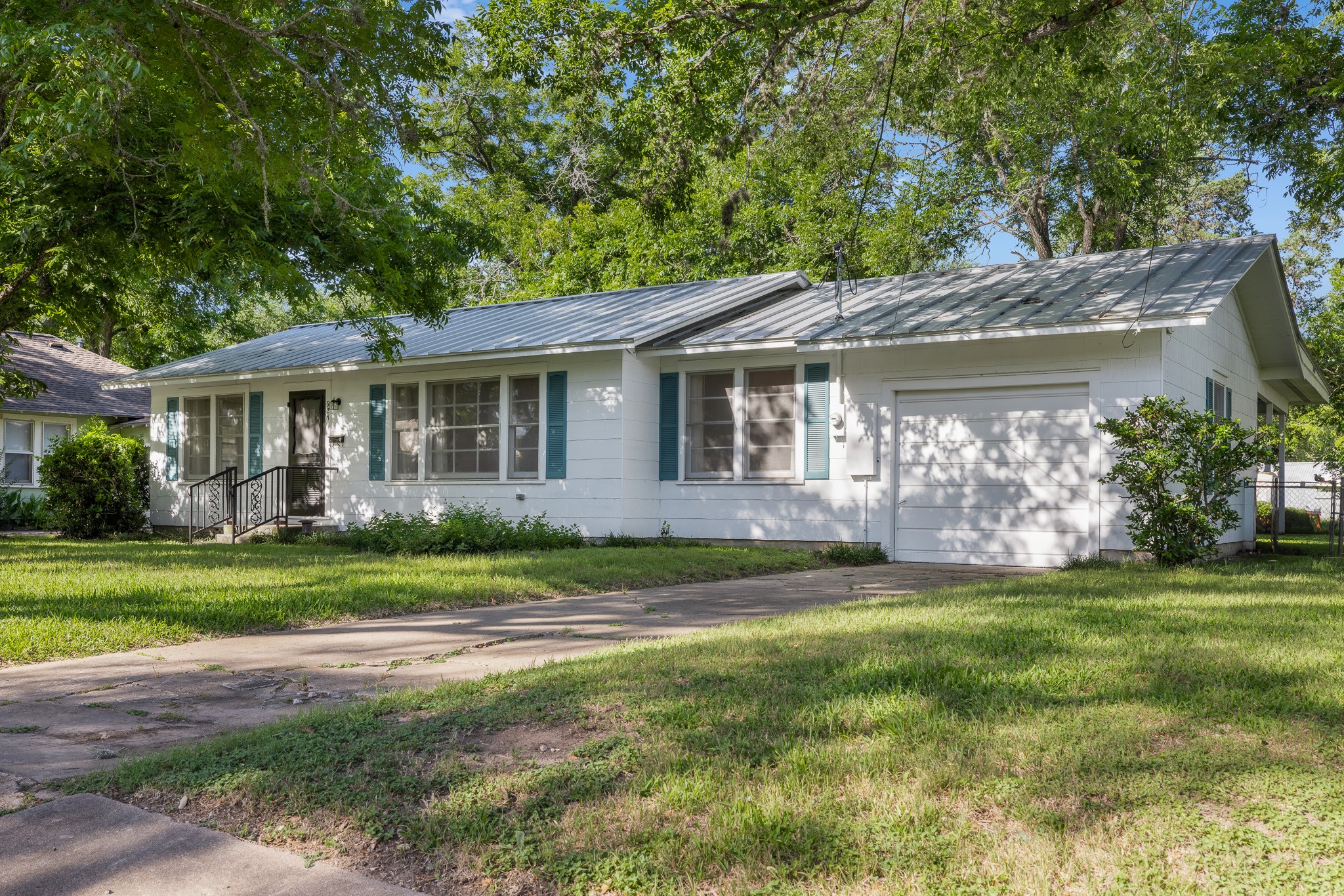 628 S Madison Street, La Grange, TX, 78945 | 63660960 | Realty Texas LLC