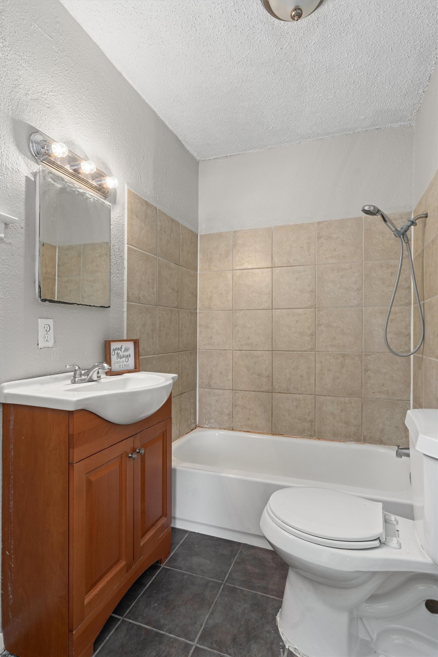 203 E Anderson Ave, Round Rock, TX, 78664 | 5196111 | Realty Texas LLC