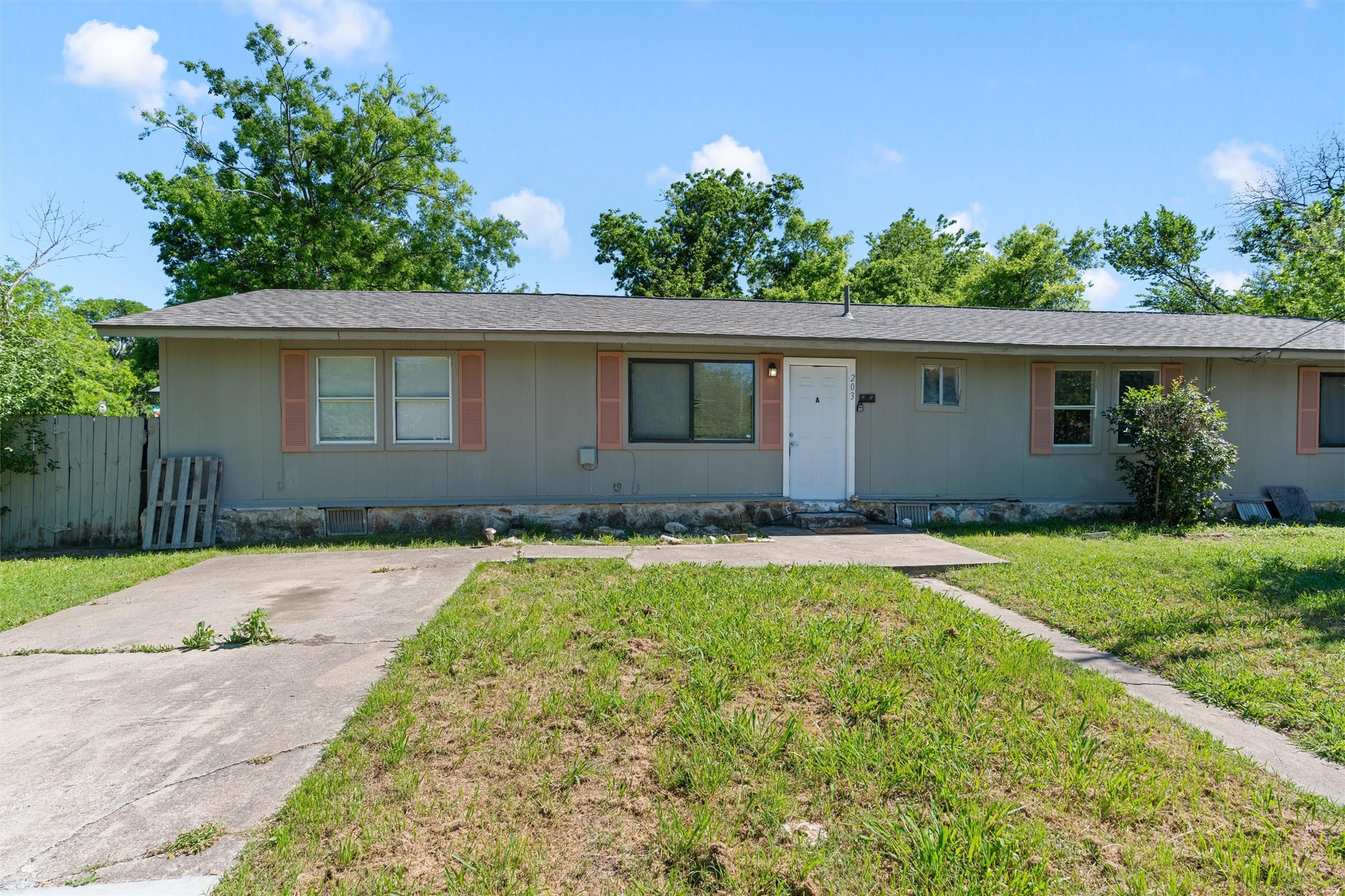 203 E Anderson Ave, Round Rock, TX, 78664 | 5196111 | Realty Texas LLC