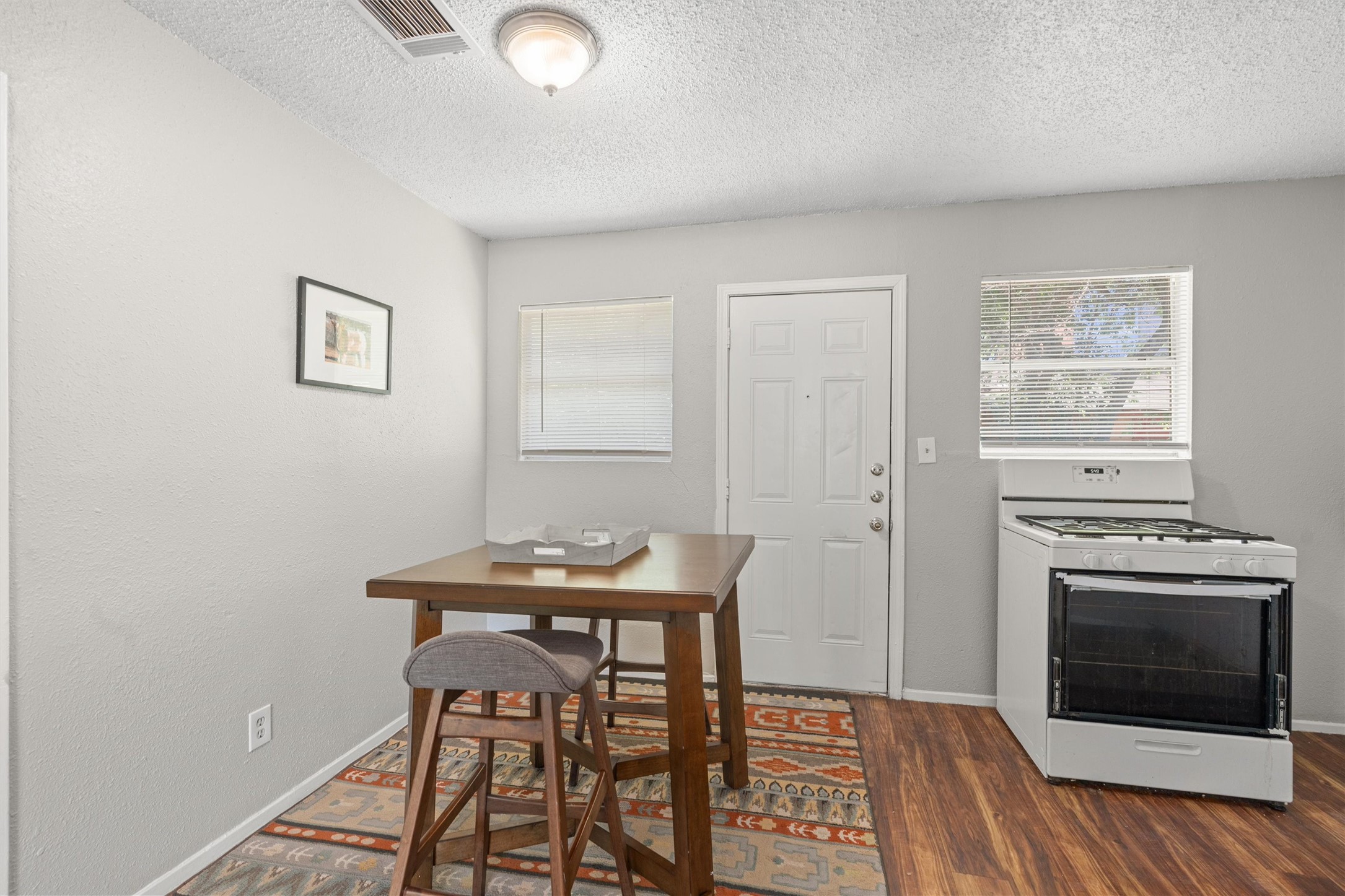 203 E Anderson Ave, Round Rock, TX, 78664 | 5196111 | Realty Texas LLC
