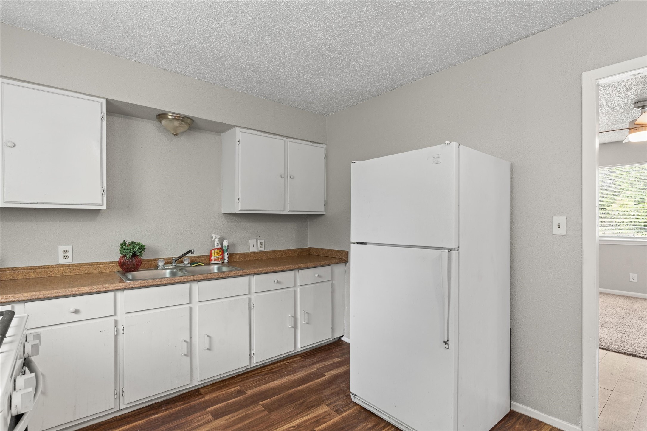 203 E Anderson Ave, Round Rock, TX, 78664 | 5196111 | Realty Texas LLC