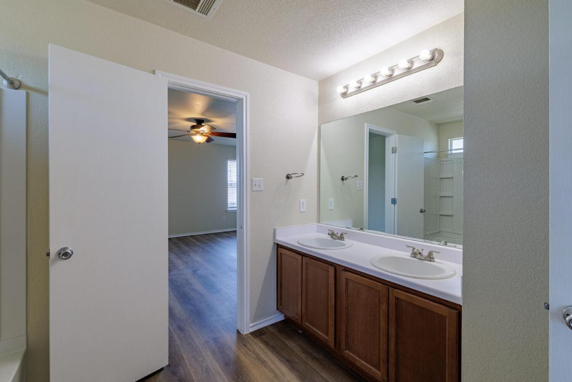 157 Brickyard Lane , Jarrell, TX, 76537 | 4615842 | Realty Texas LLC