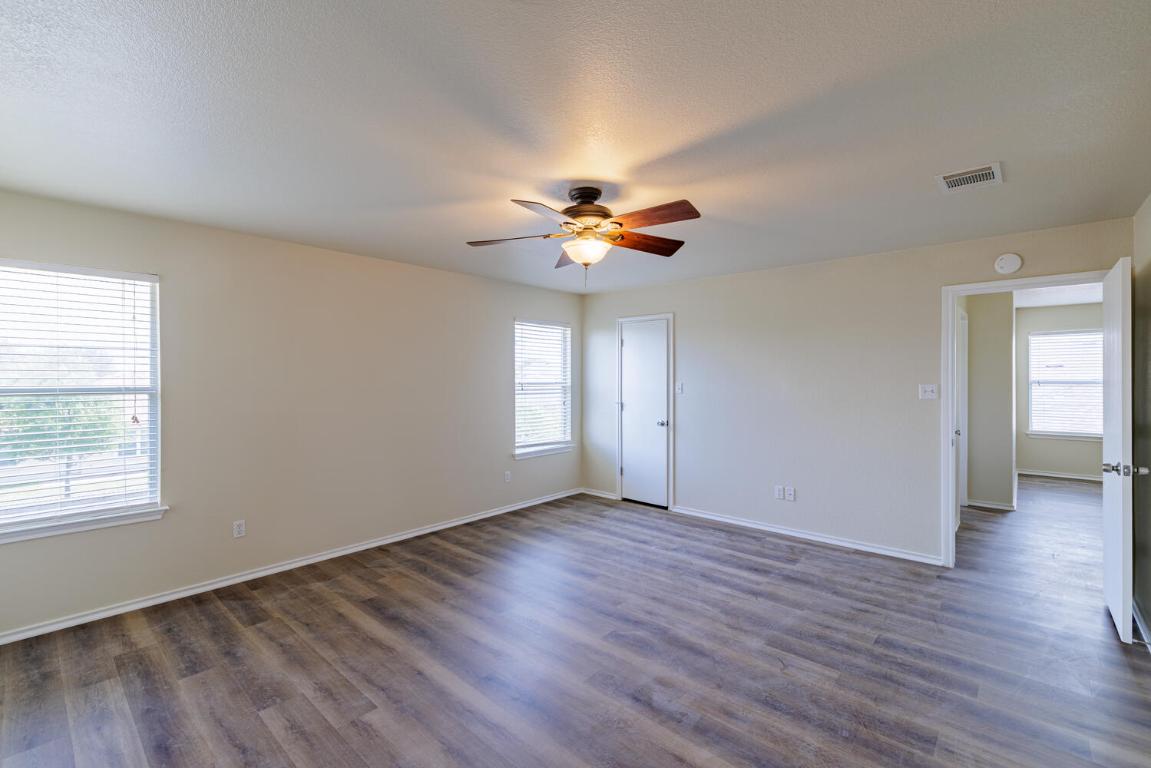 157 Brickyard Lane , Jarrell, TX, 76537 | 4615842 | Realty Texas LLC