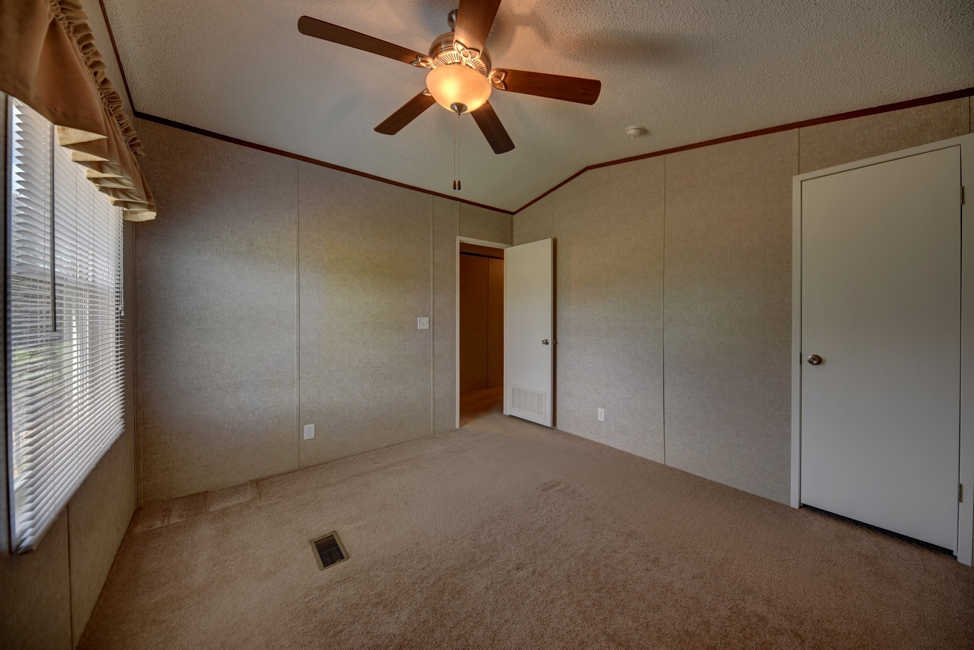 1368 County Road 207, Giddings, TX, 78942 | 3549794 | Realty Texas LLC