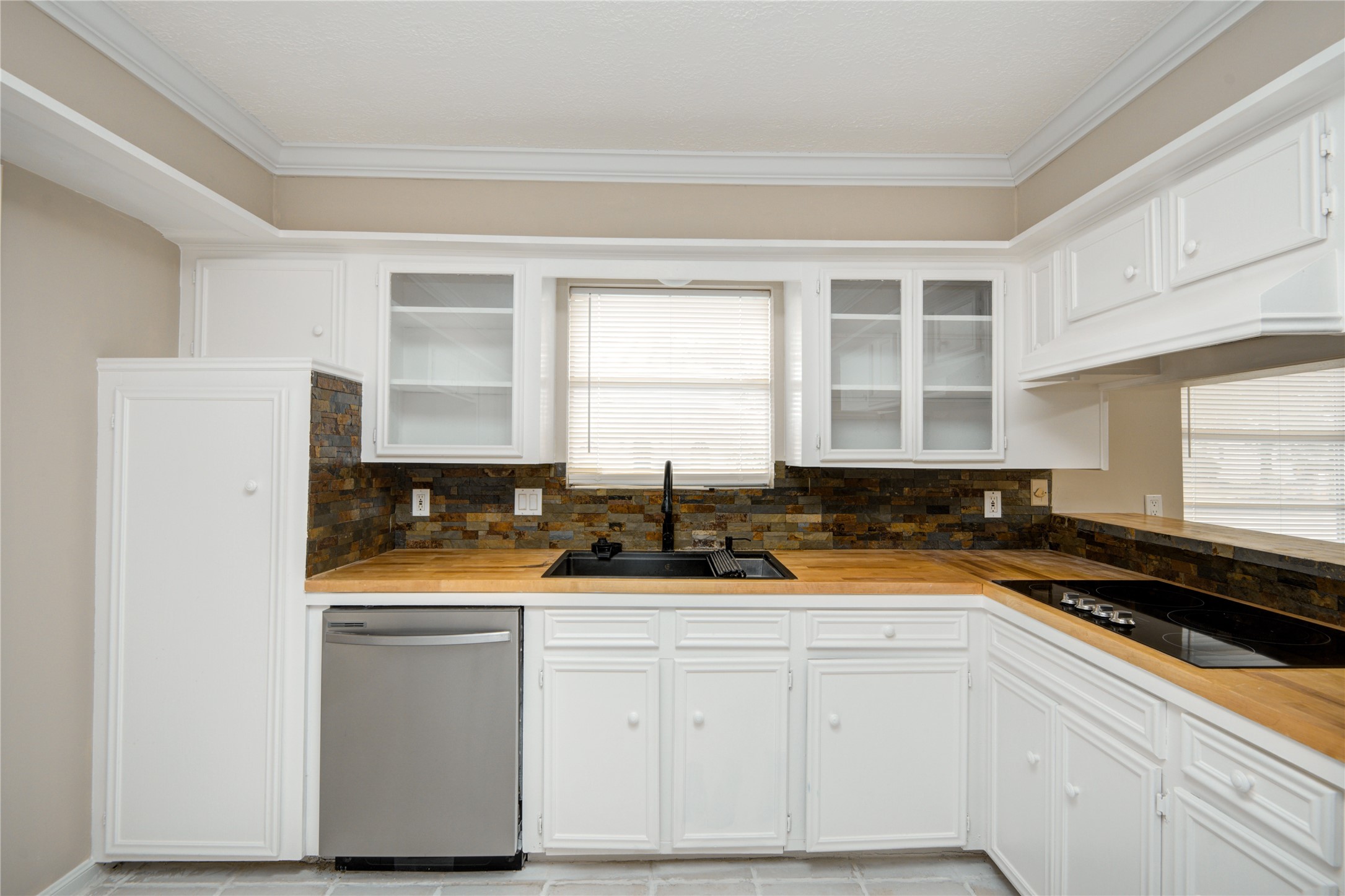 13903 Chevy Chase Drive , Houston, TX, 77077 | 75708110 | Realty Texas LLC