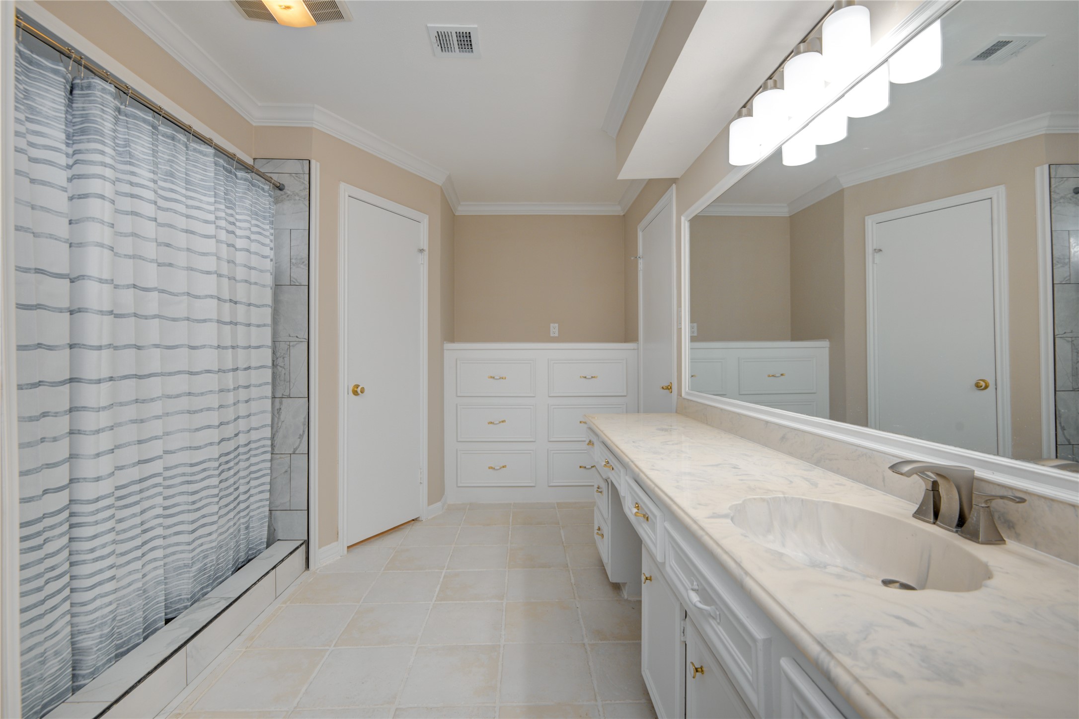13903 Chevy Chase Drive , Houston, TX, 77077 | 75708110 | Realty Texas LLC