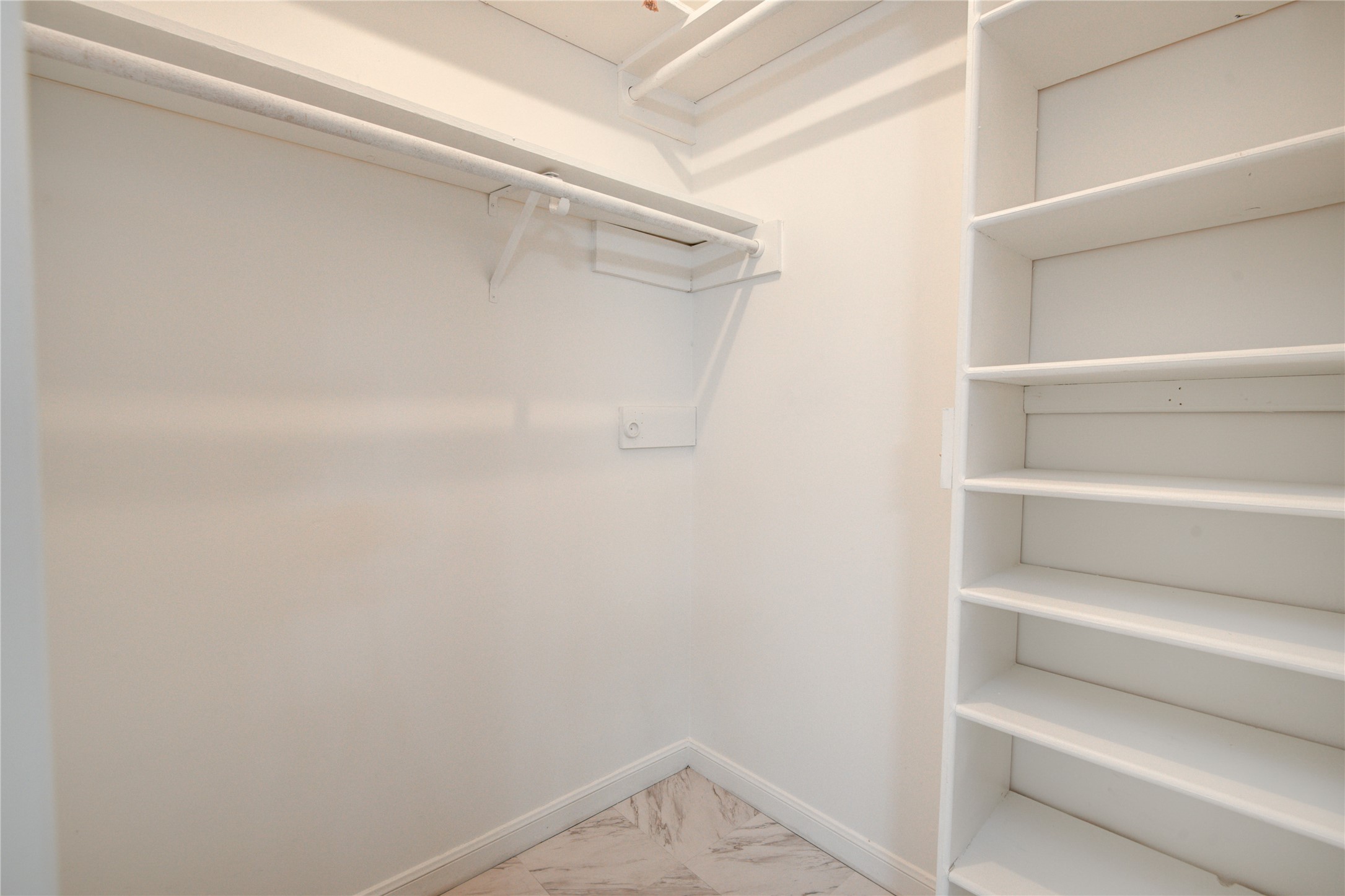 13903 Chevy Chase Drive , Houston, TX, 77077 | 75708110 | Realty Texas LLC