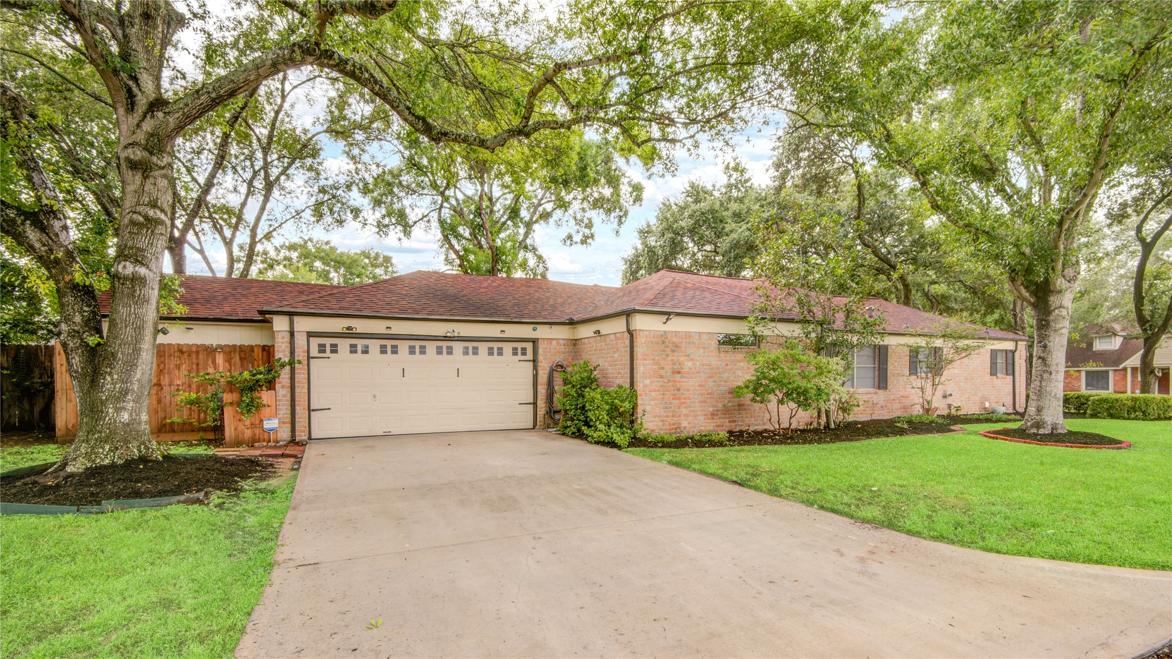 13903 Chevy Chase Drive , Houston, TX, 77077 | 75708110 | Realty Texas LLC