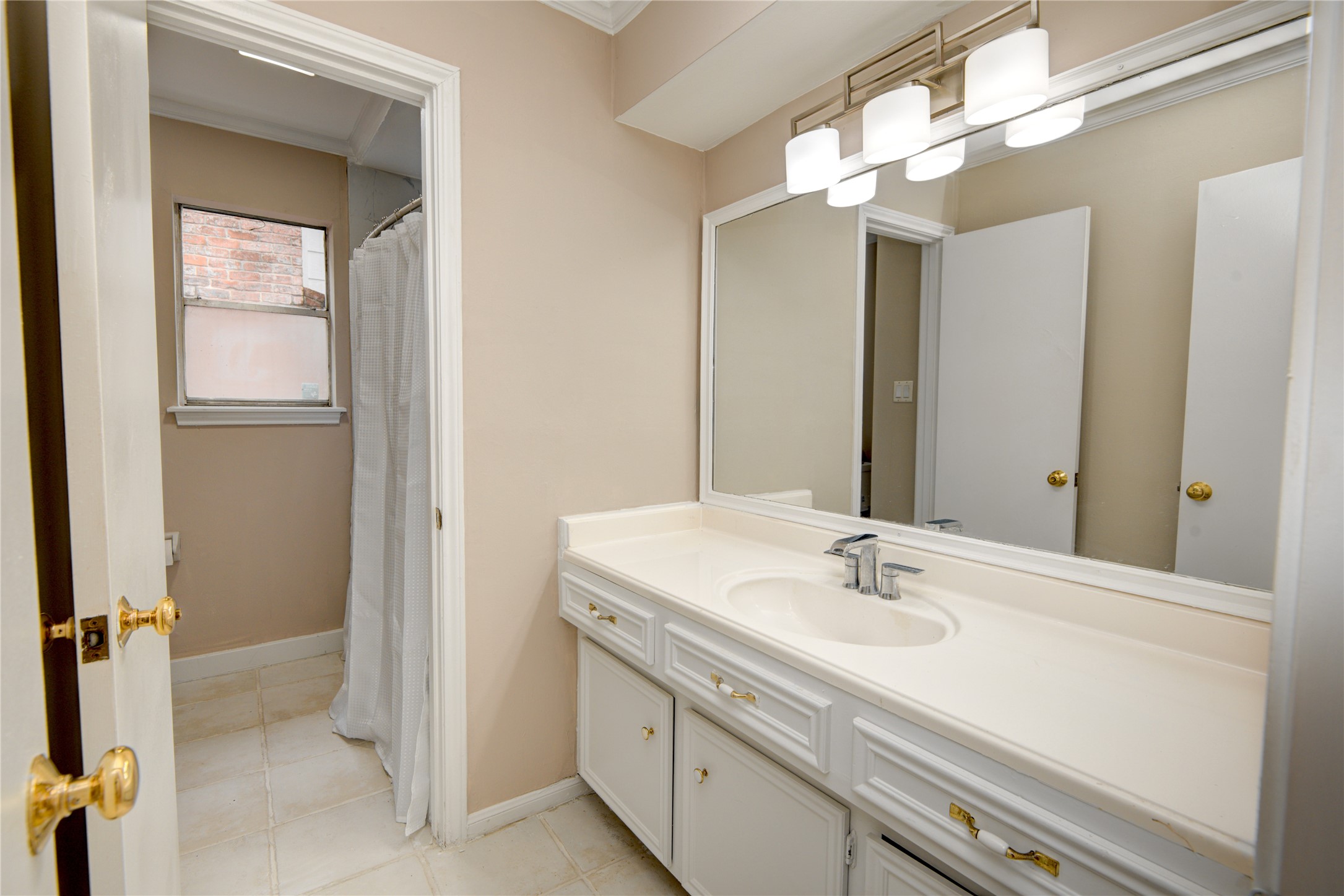 13903 Chevy Chase Drive , Houston, TX, 77077 | 75708110 | Realty Texas LLC