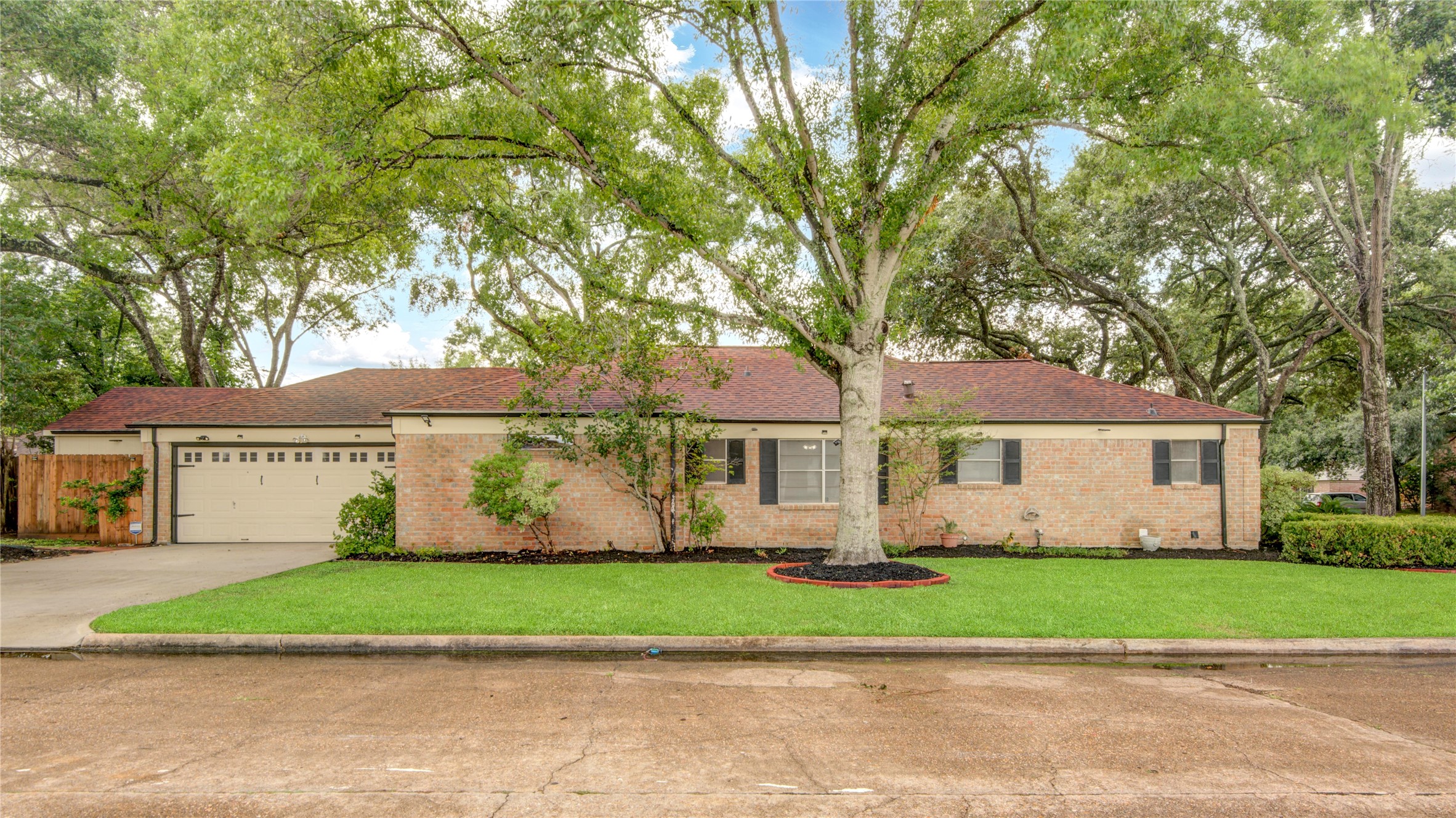 13903 Chevy Chase Drive , Houston, TX, 77077 | 75708110 | Realty Texas LLC
