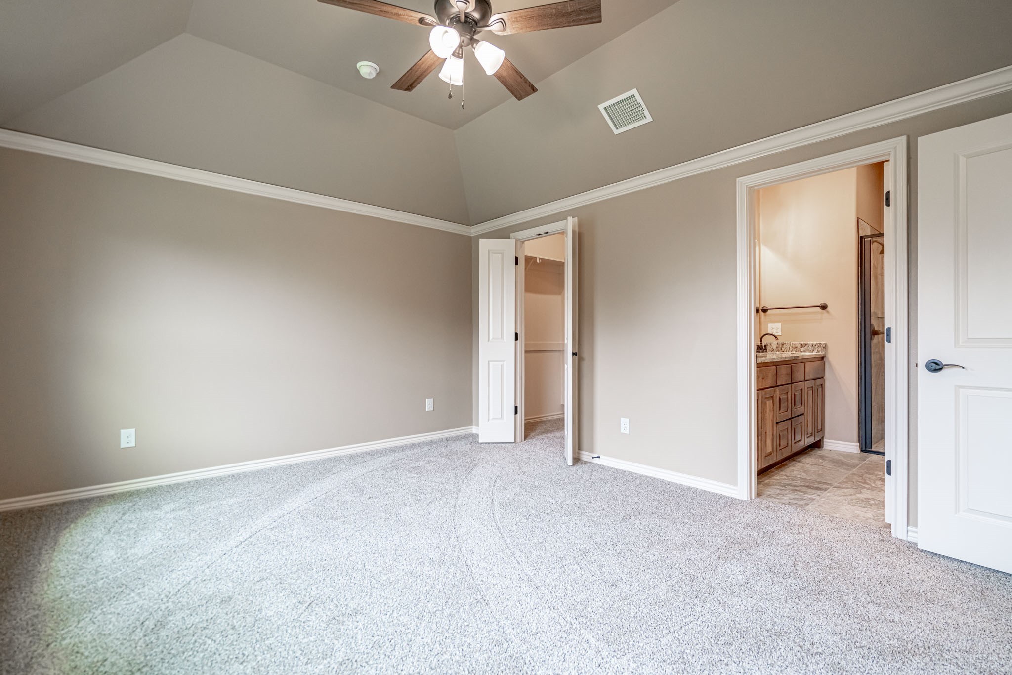 2600 Creek Drive, Granbury, TX, 76048 | 20969878 | Realty Texas LLC
