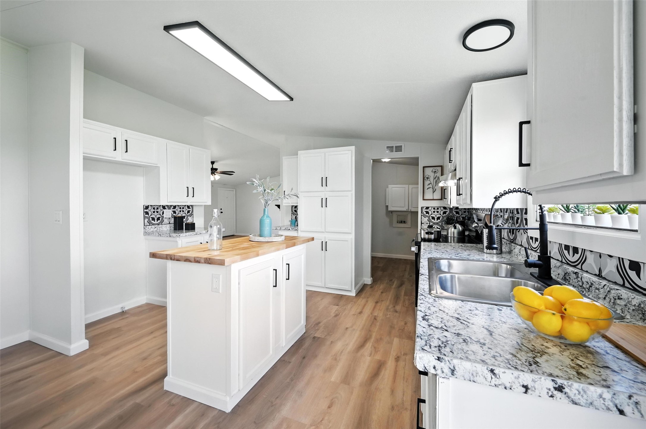 8425 Longhorn Drive, Justin, TX, 76247 | 20963186 | Realty Texas LLC