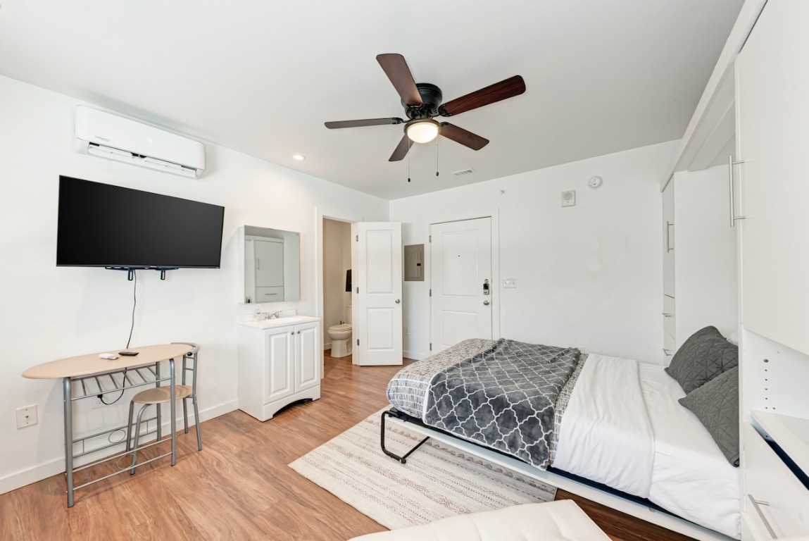 306 E 30th Street 205, Austin, TX, 78705 | 3153834 | Realty Texas LLC