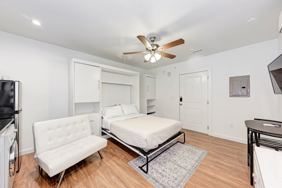 306 E 30th Street 205, Austin, TX, 78705 | 3153834 | Realty Texas LLC