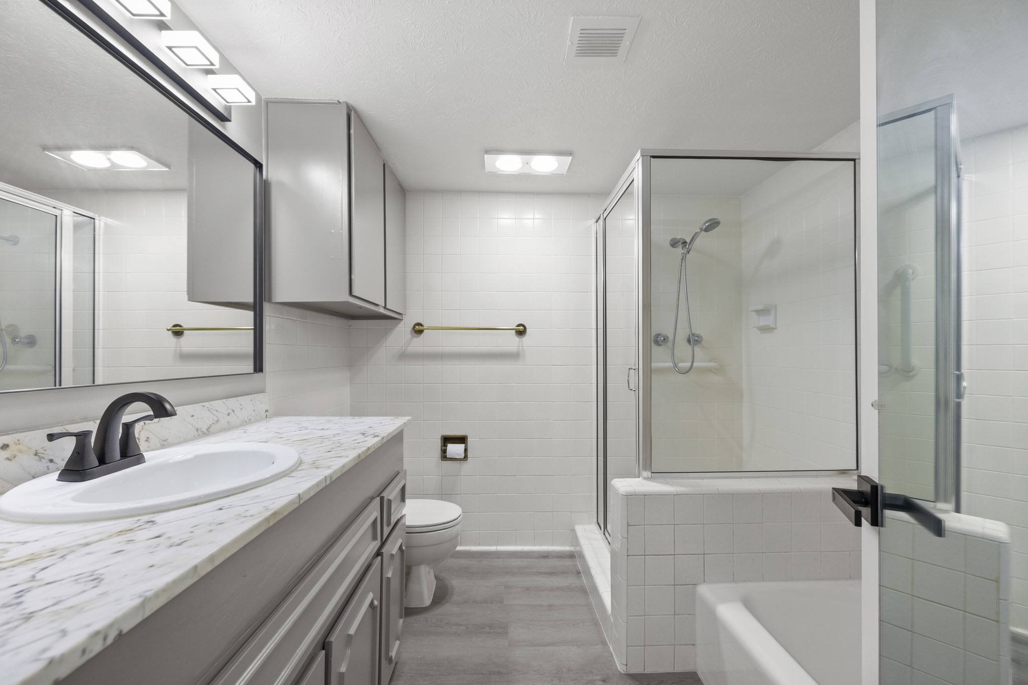 5050 Ambassador Way 302 , Houston, TX, 77056 | 64014591 | Realty Texas LLC