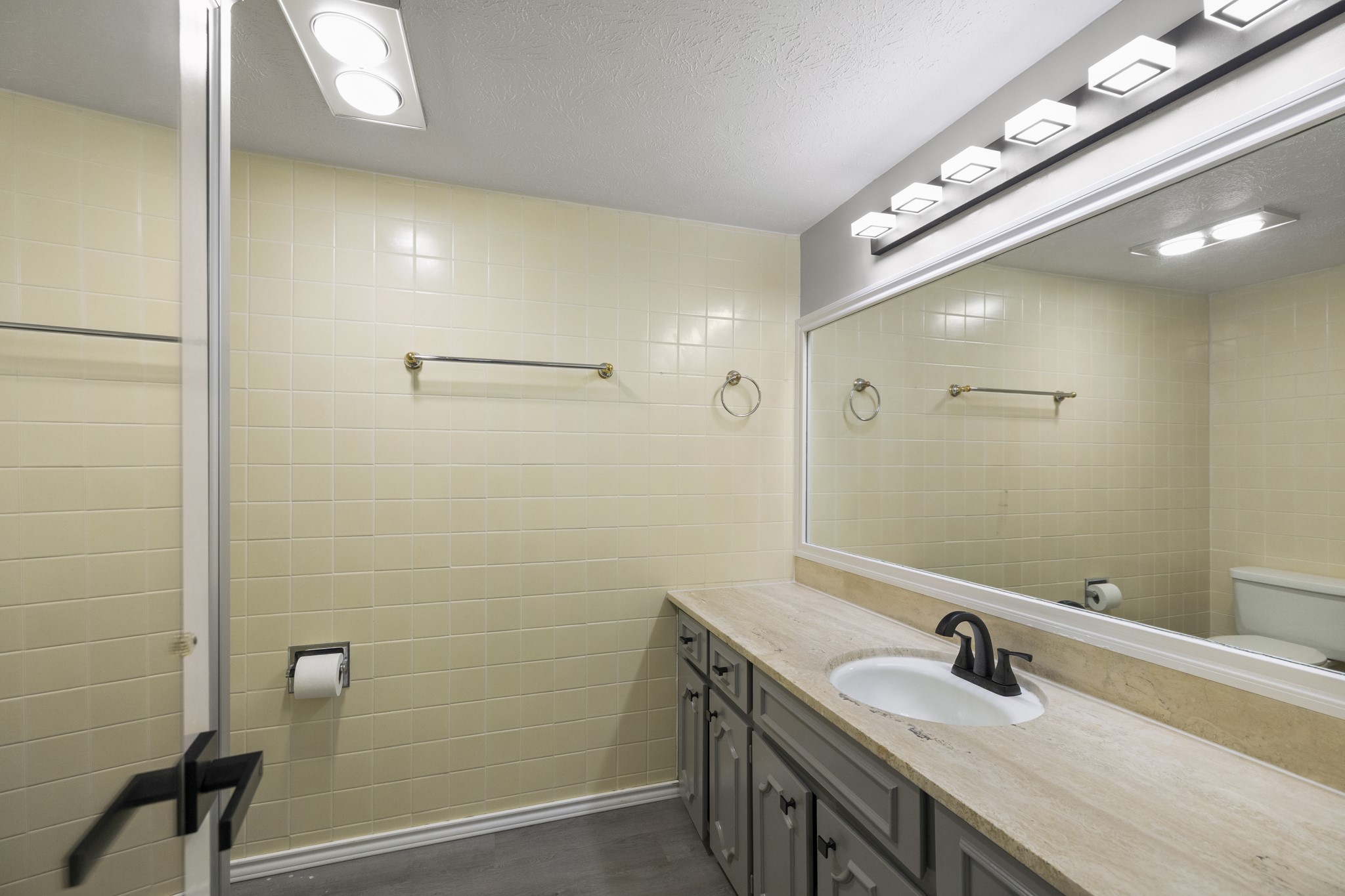 5050 Ambassador Way 302 , Houston, TX, 77056 | 64014591 | Realty Texas LLC