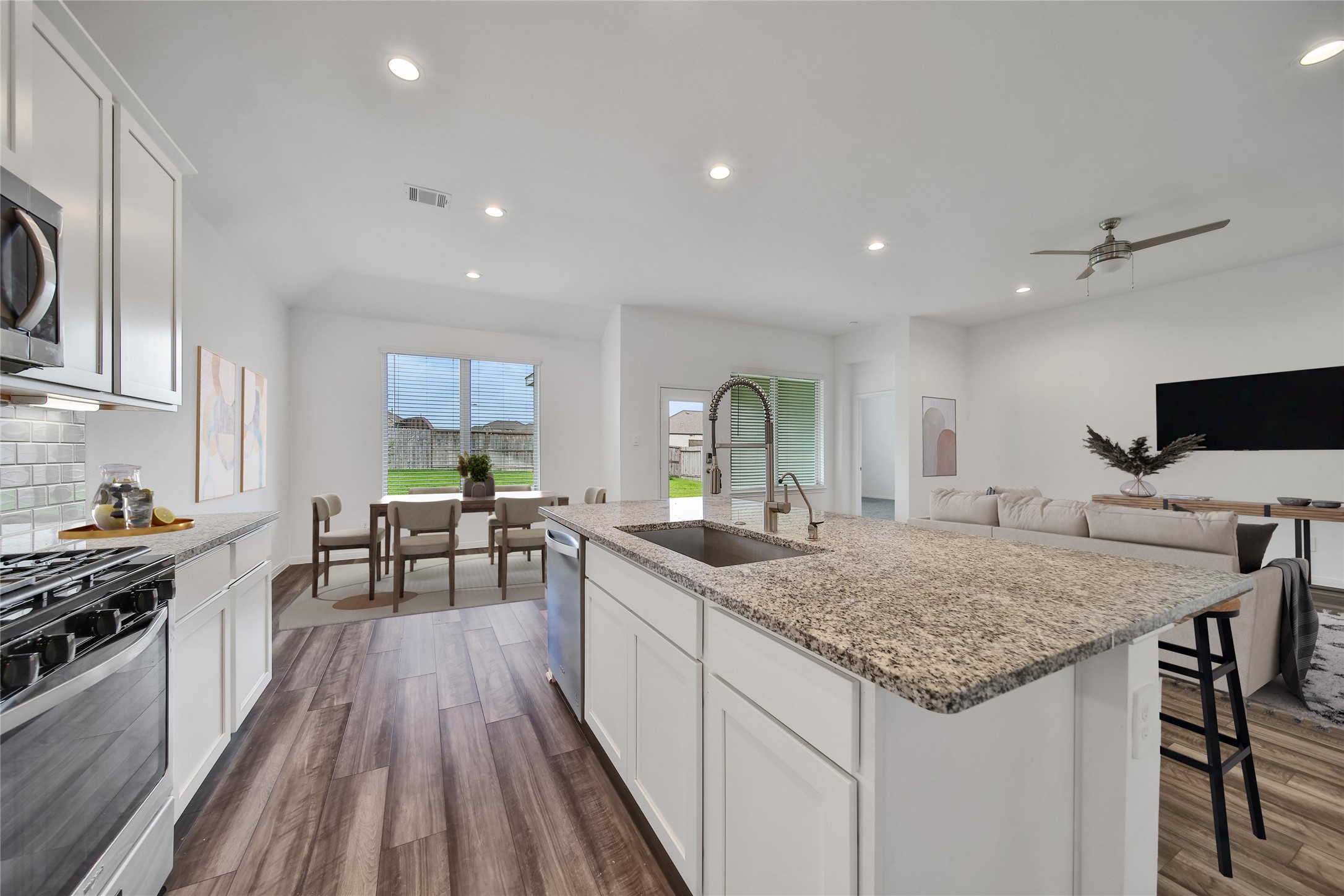 906 Youth Water Road, Montgomery, TX, 77316 | 10661965 | Realty Texas LLC