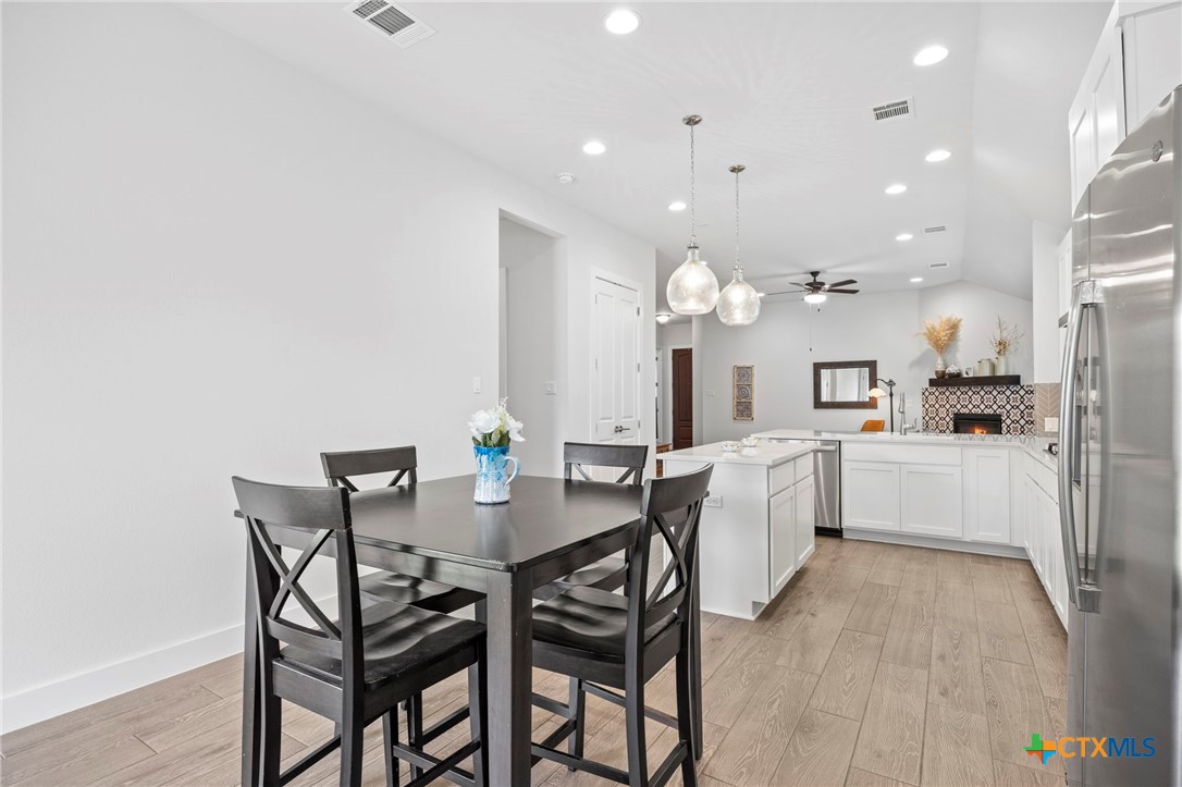 532 Elm Green Street , Hutto, TX, 78634 | 581295 | Realty Texas LLC