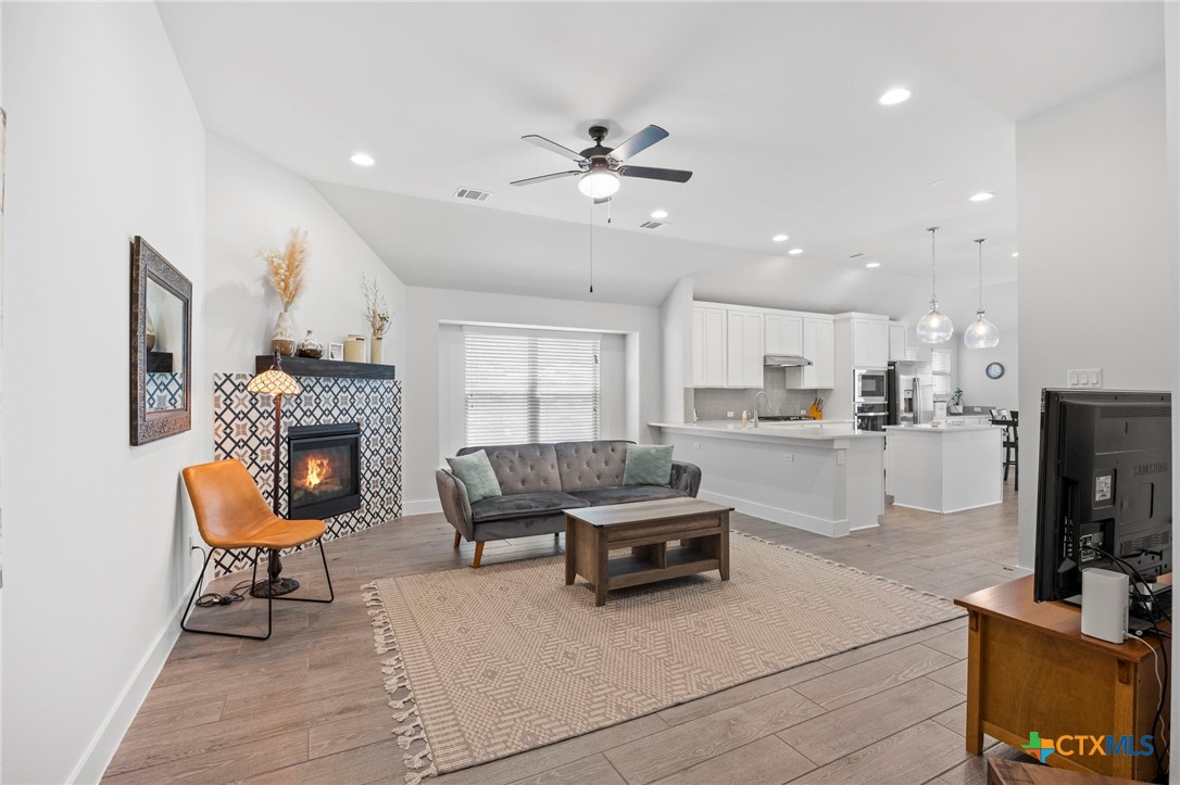 532 Elm Green Street , Hutto, TX, 78634 | 581295 | Realty Texas LLC