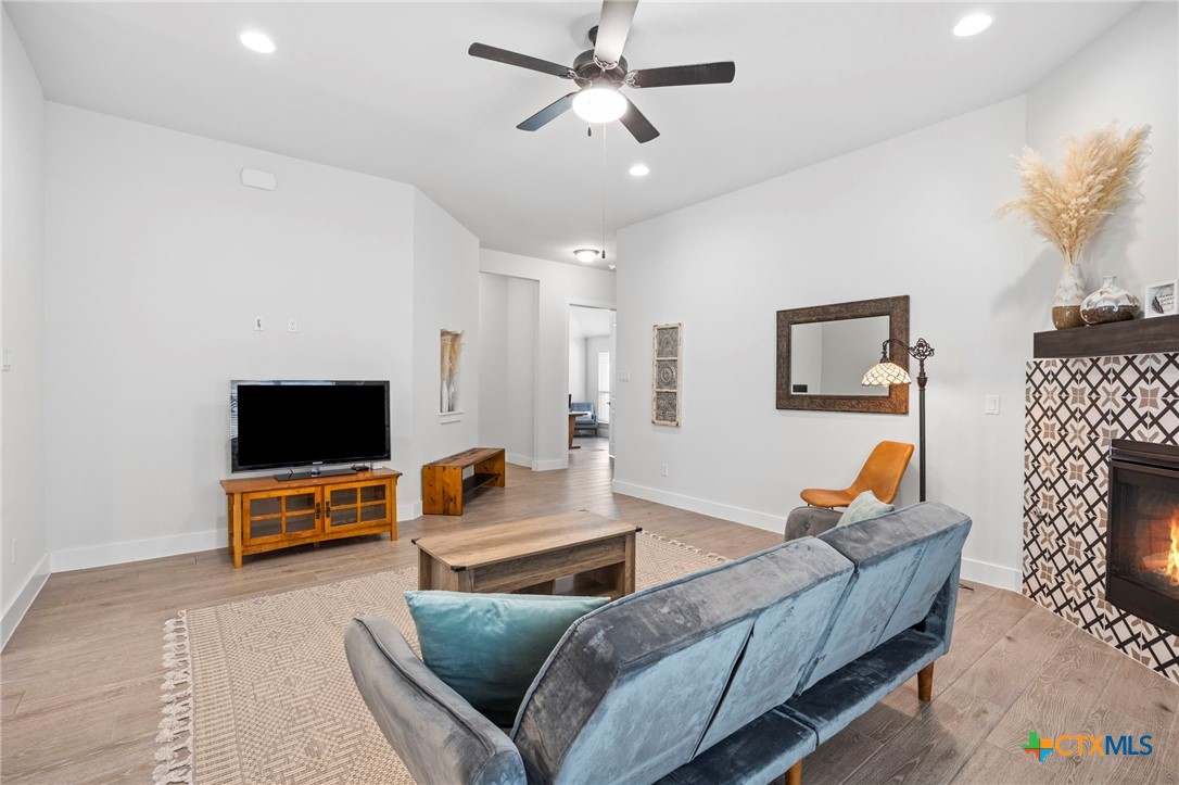532 Elm Green Street , Hutto, TX, 78634 | 581295 | Realty Texas LLC