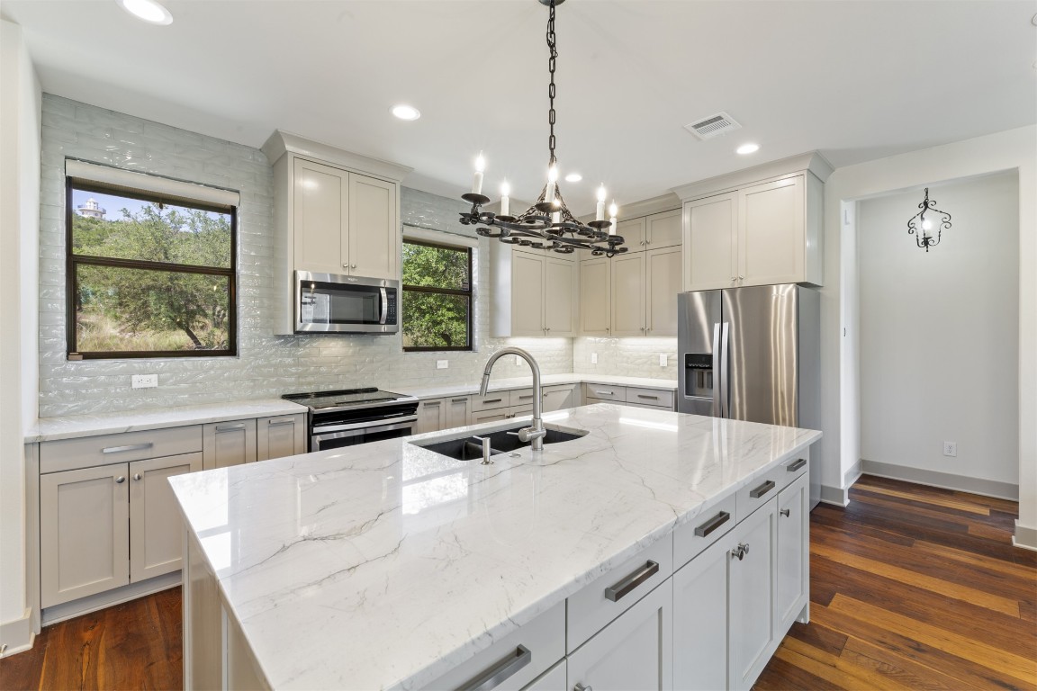 16917 Northlake Hills Drive, Jonestown, TX, 78645 | 8221575 | Realty Texas LLC