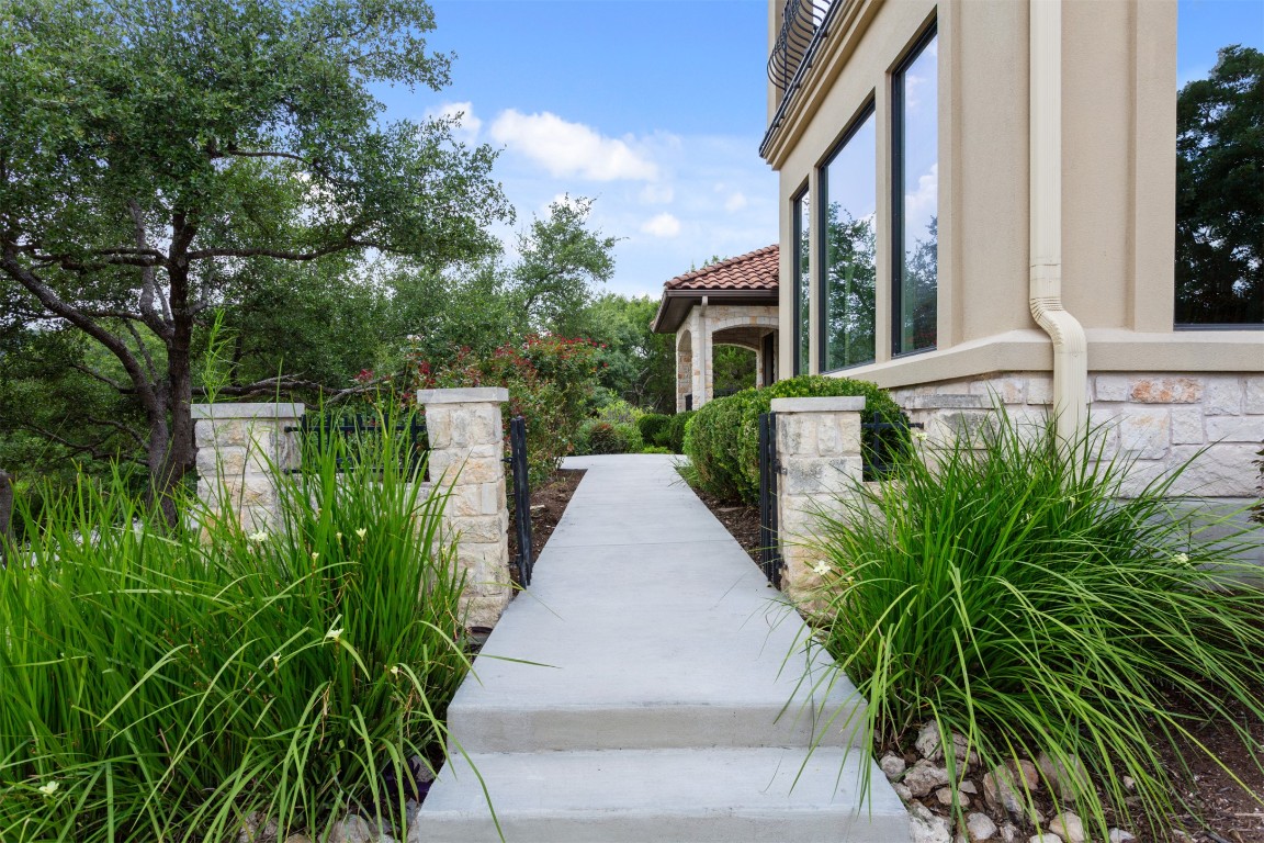 16917 Northlake Hills Drive, Jonestown, TX, 78645 | 8221575 | Realty Texas LLC