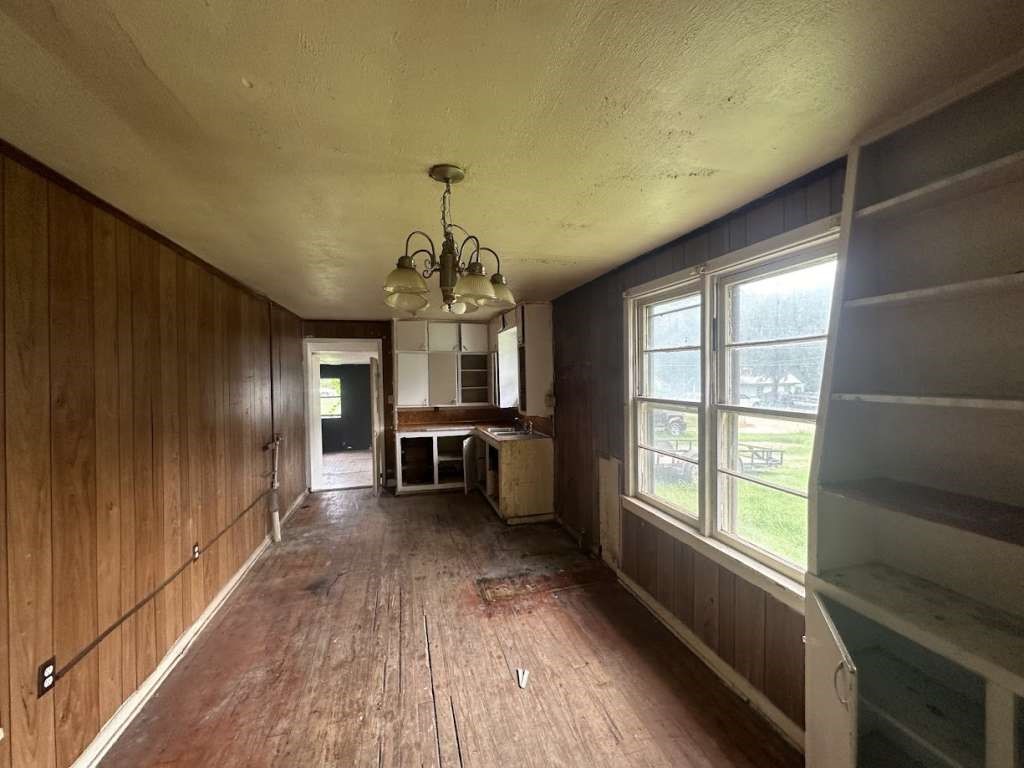 801 Clark Street, Fairfield, TX, 75840 | 69649066 | Realty Texas LLC