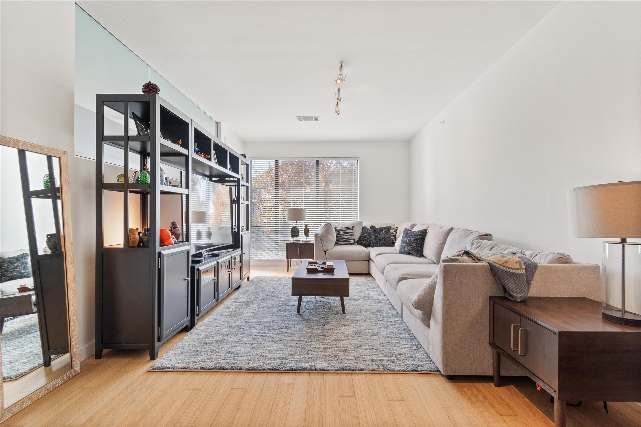 4040 N Hall Street 109, Dallas, TX, 75219 | 20972578 | Realty Texas LLC