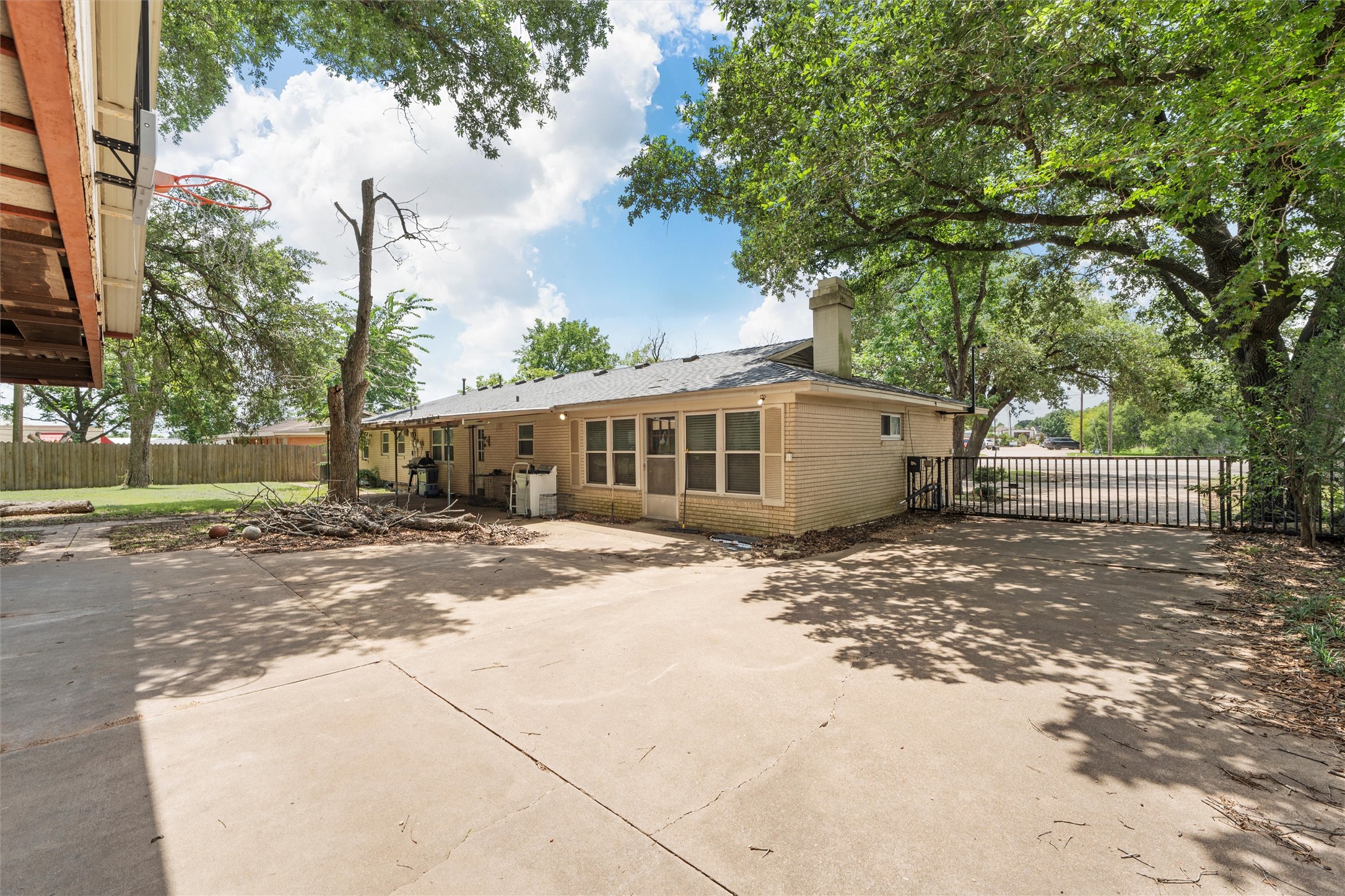 631 N Robinson Drive, Robinson, TX, 76706 | 20973102 | Realty Texas LLC