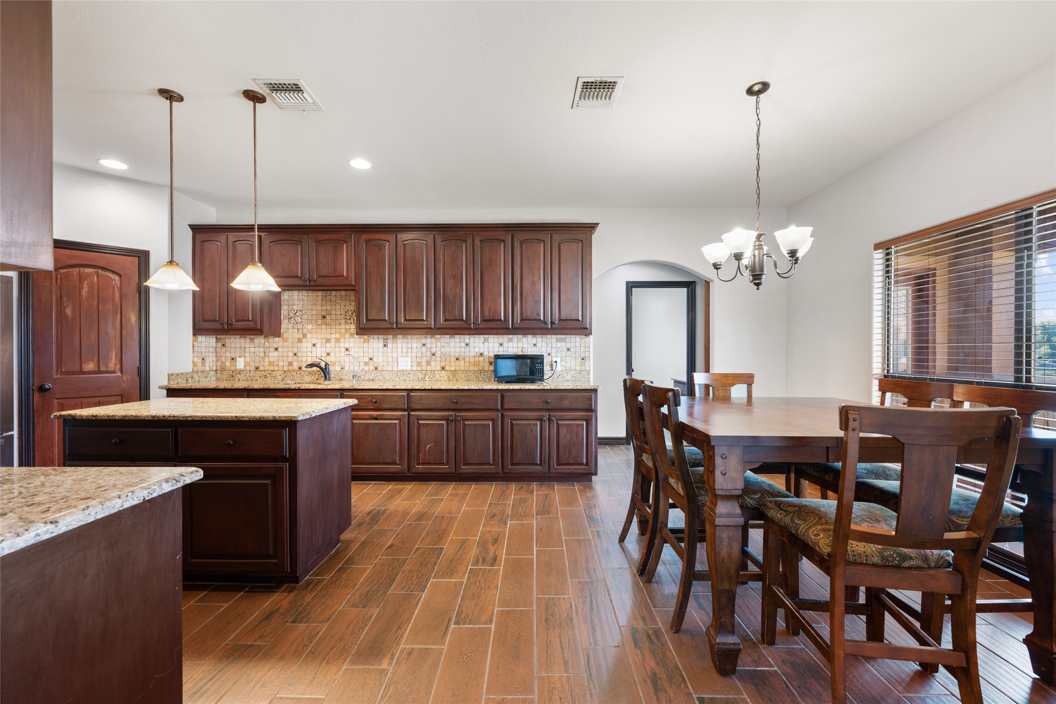 108 Whispering Pines DR, Bastrop, TX, 78602 | 4557487 | Realty Texas LLC