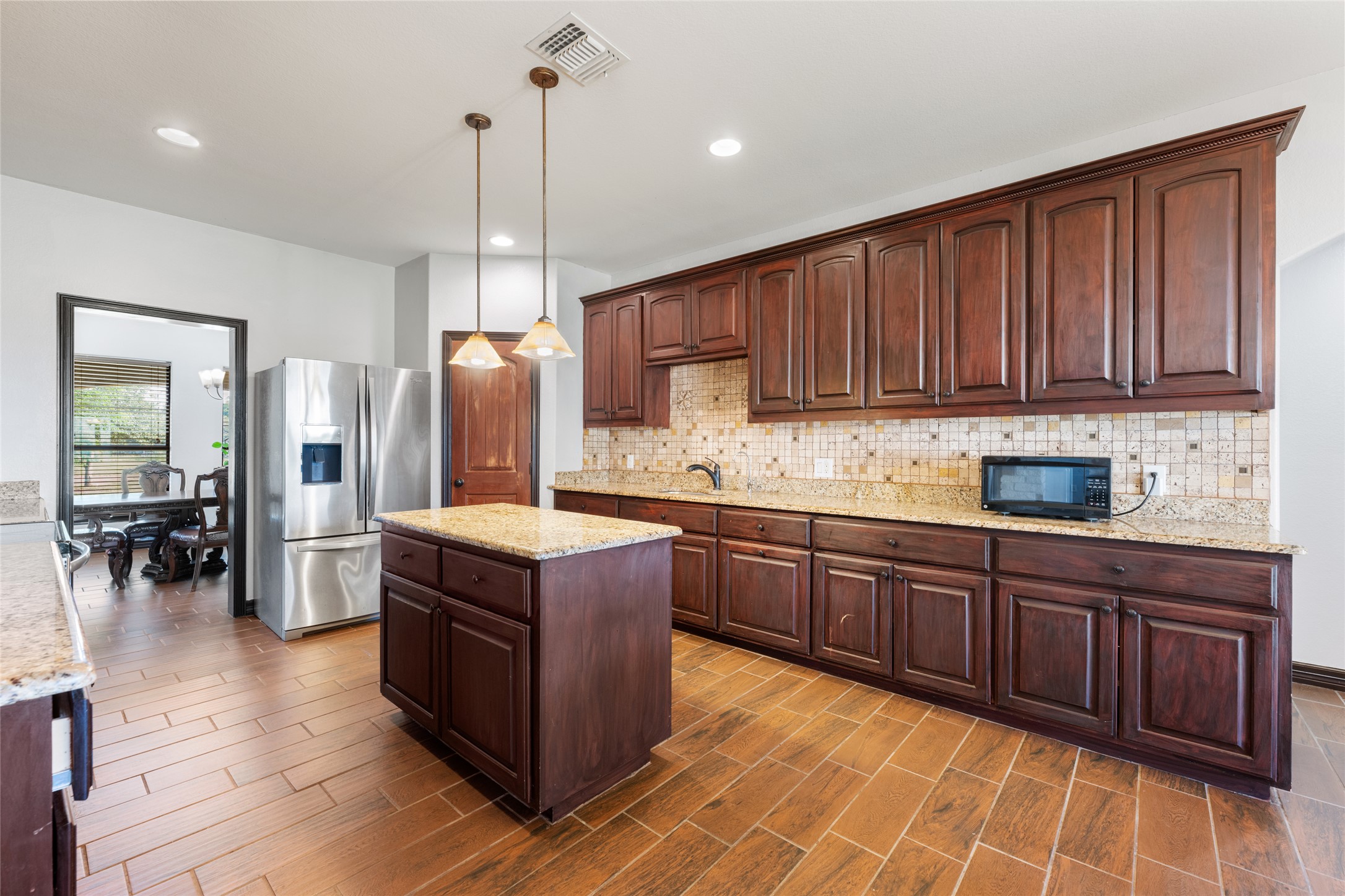 108 Whispering Pines DR, Bastrop, TX, 78602 | 4557487 | Realty Texas LLC