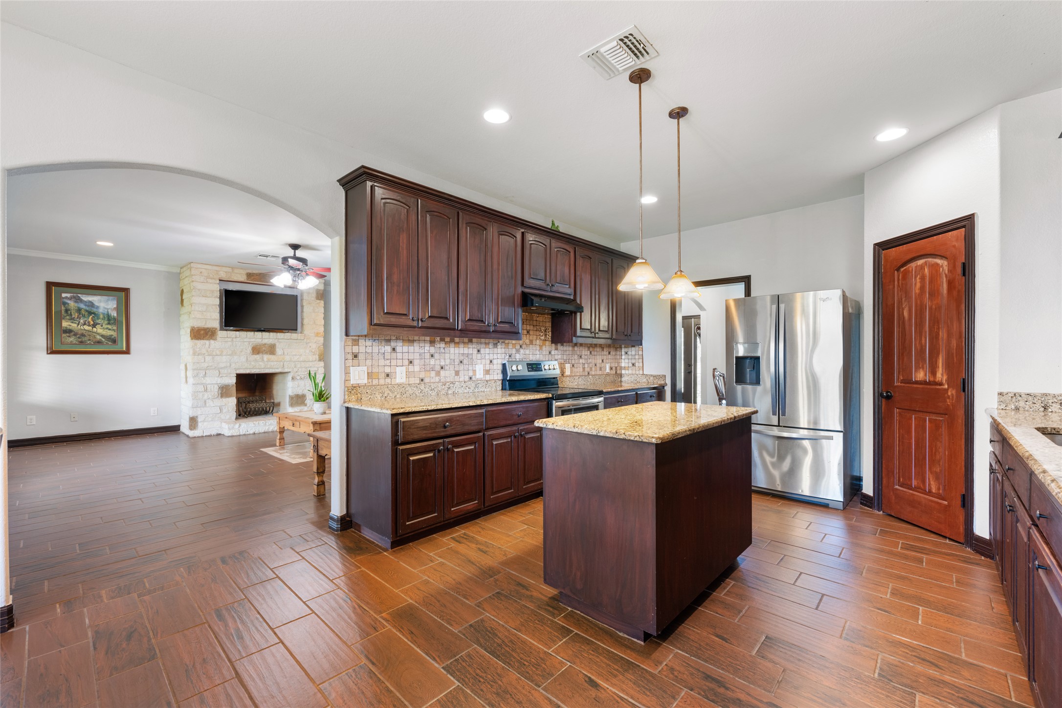 108 Whispering Pines DR, Bastrop, TX, 78602 | 4557487 | Realty Texas LLC