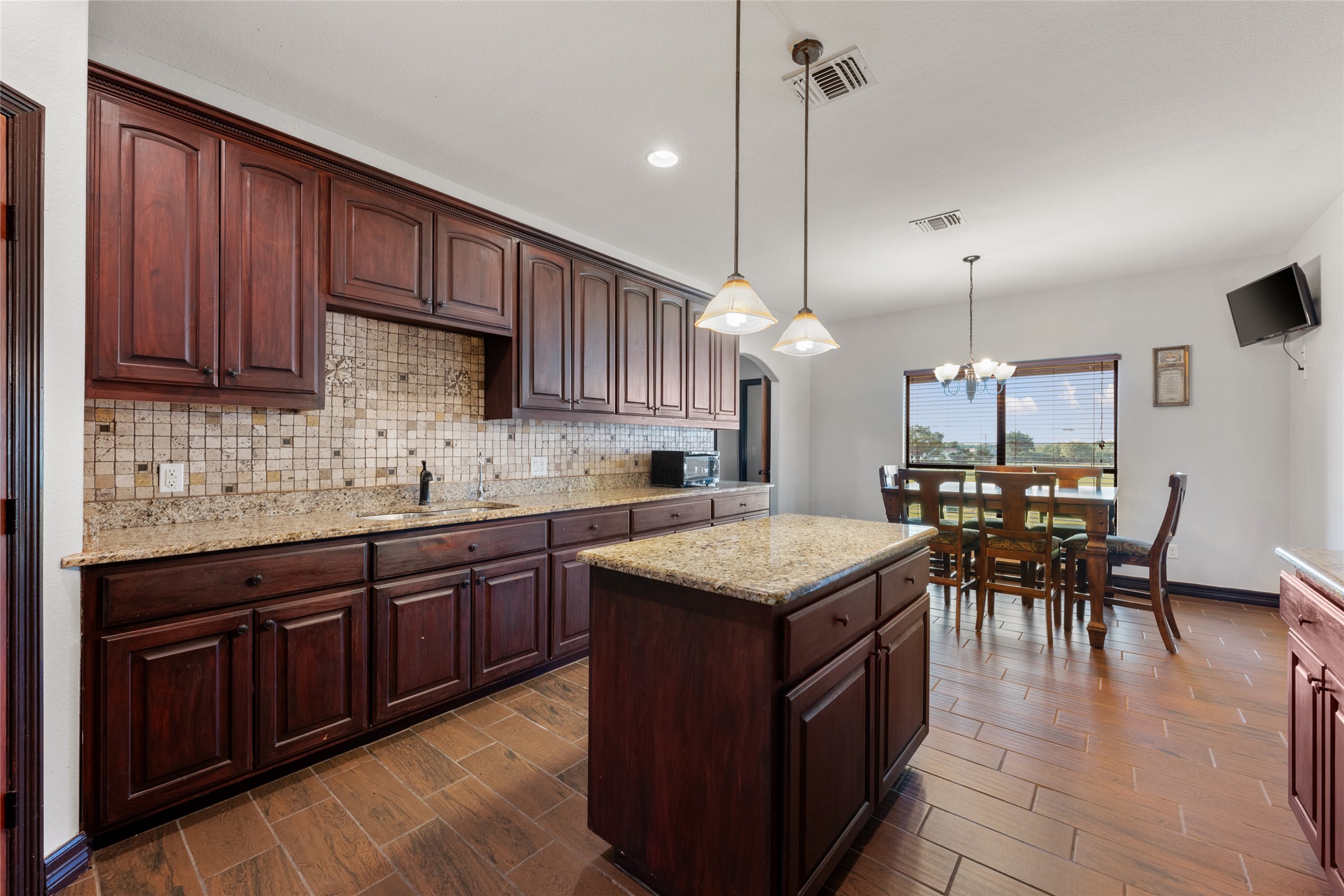 108 Whispering Pines DR, Bastrop, TX, 78602 | 4557487 | Realty Texas LLC