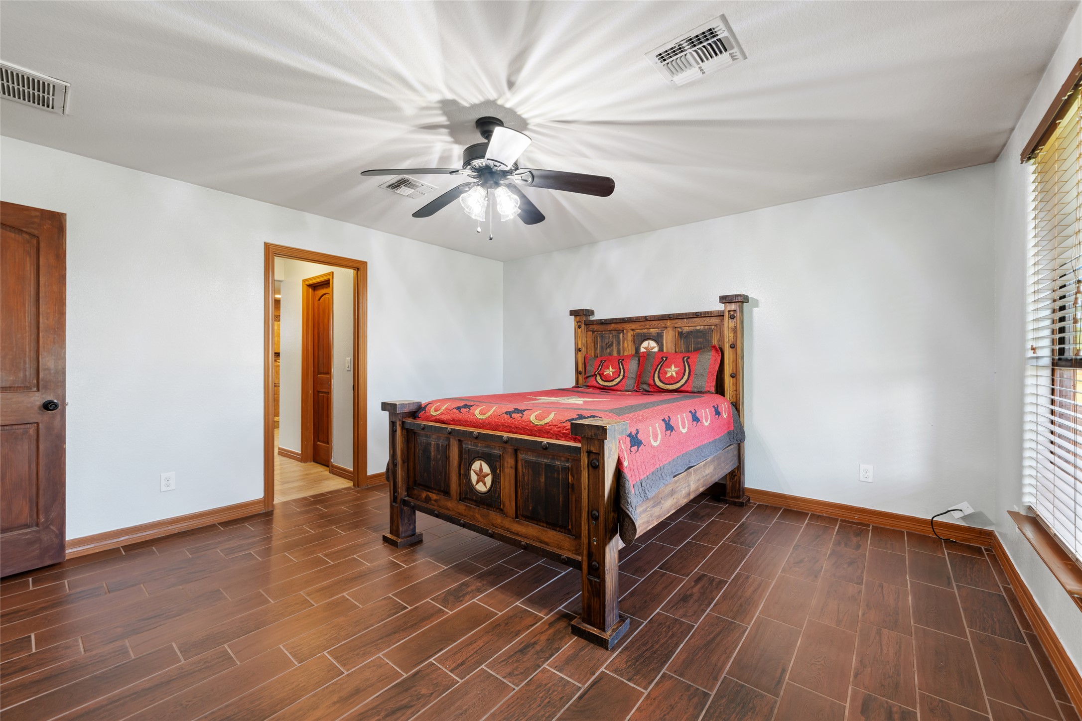 108 Whispering Pines DR, Bastrop, TX, 78602 | 4557487 | Realty Texas LLC