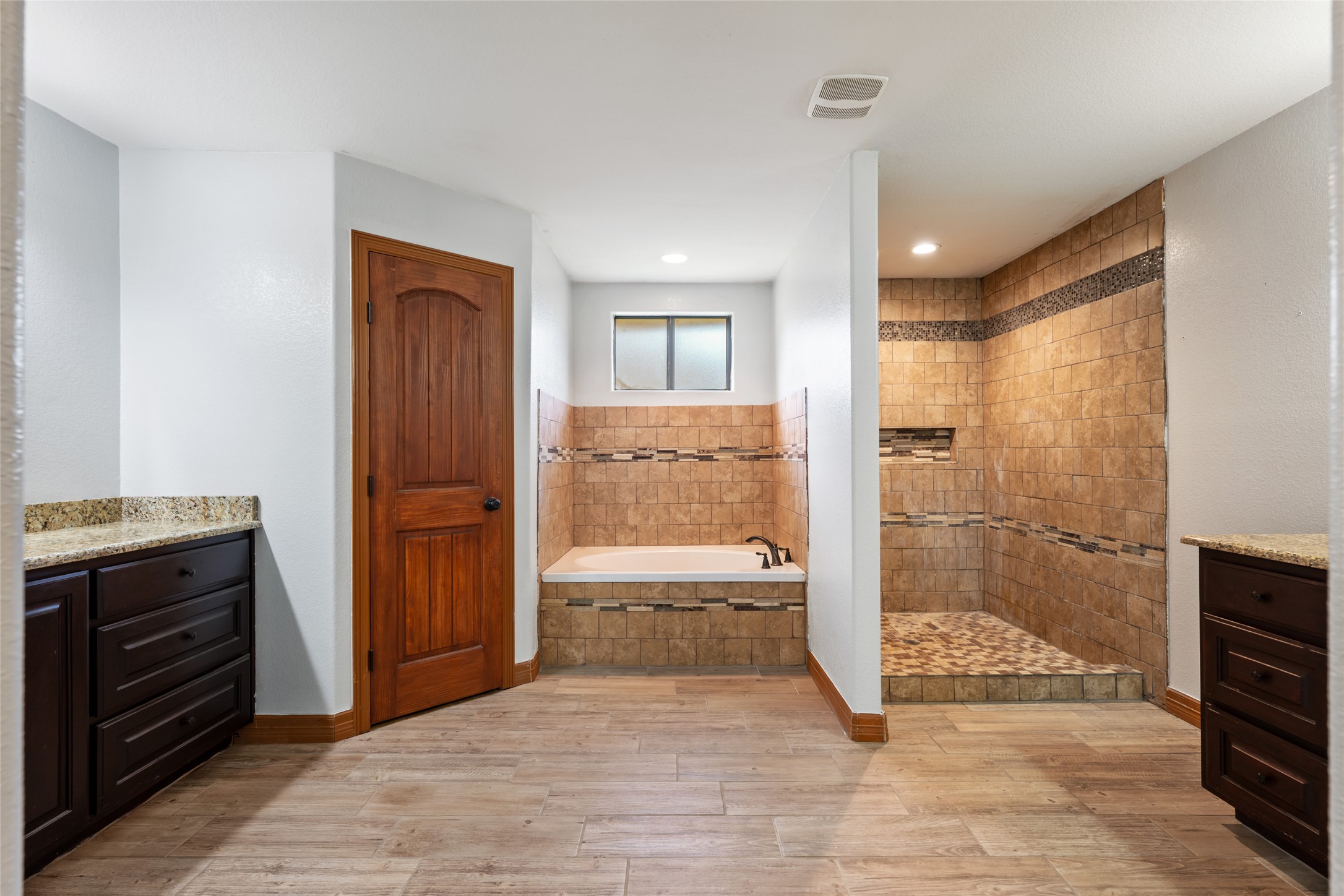 108 Whispering Pines DR, Bastrop, TX, 78602 | 4557487 | Realty Texas LLC