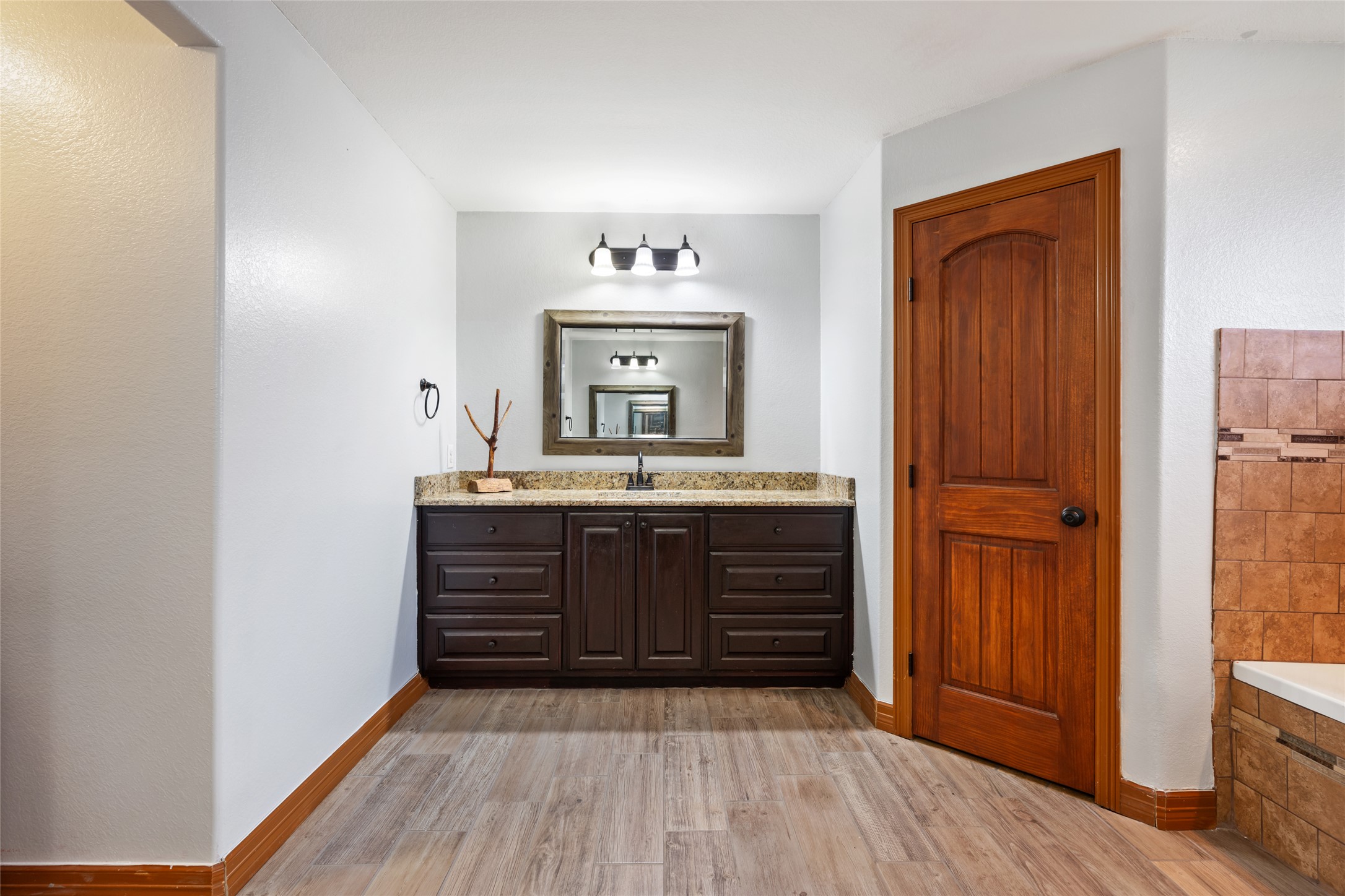 108 Whispering Pines DR, Bastrop, TX, 78602 | 4557487 | Realty Texas LLC