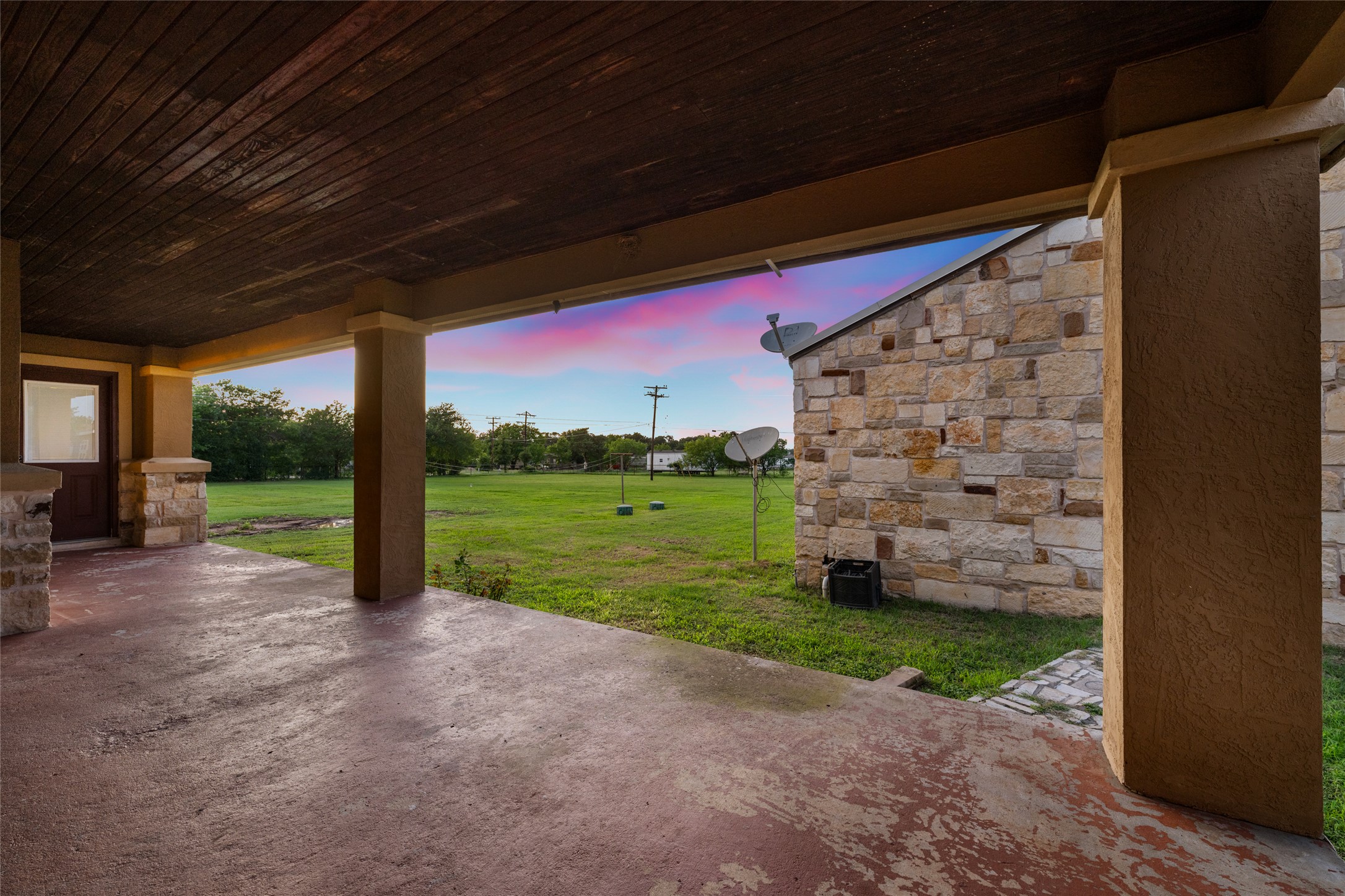 108 Whispering Pines DR, Bastrop, TX, 78602 | 4557487 | Realty Texas LLC