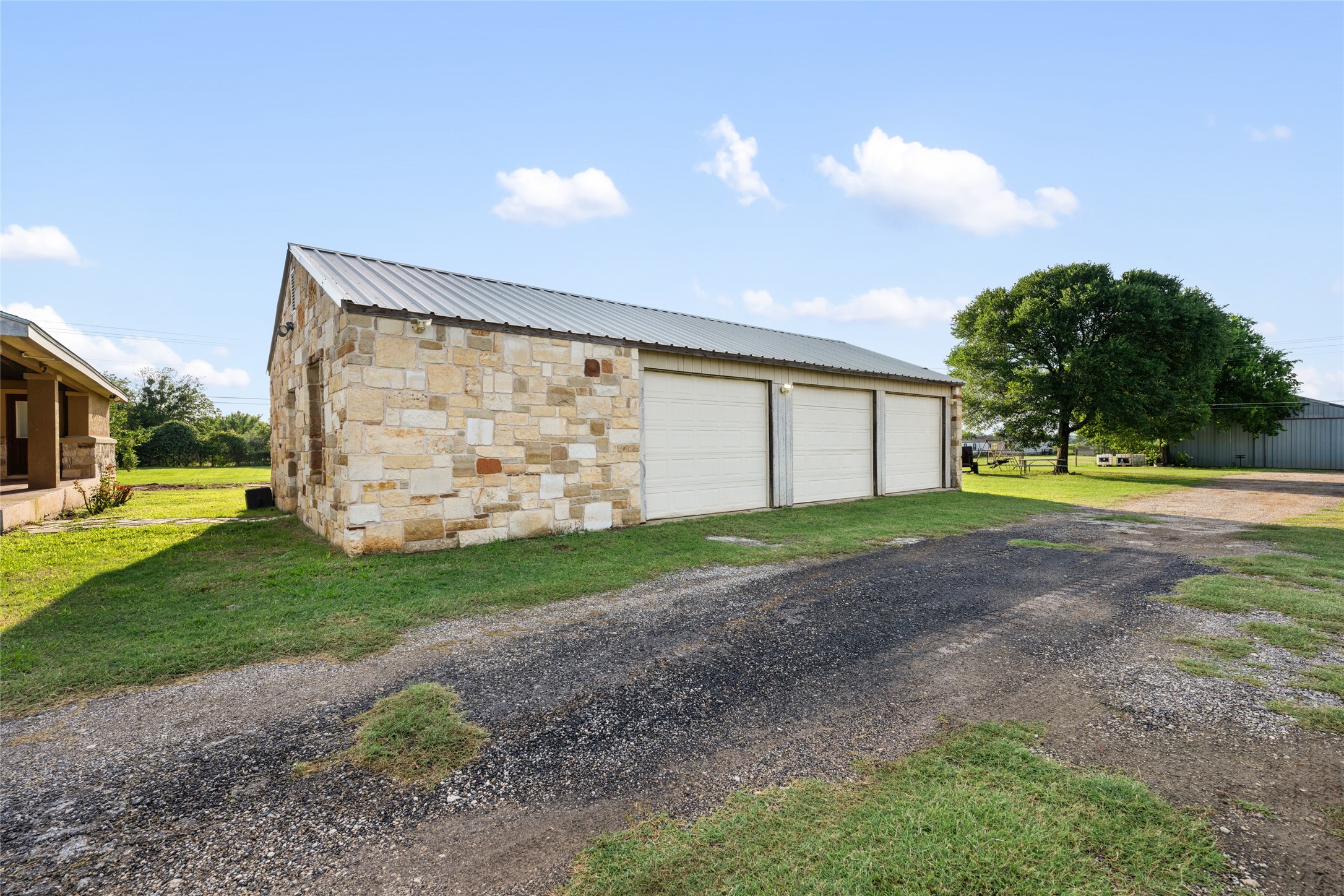 108 Whispering Pines DR, Bastrop, TX, 78602 | 4557487 | Realty Texas LLC
