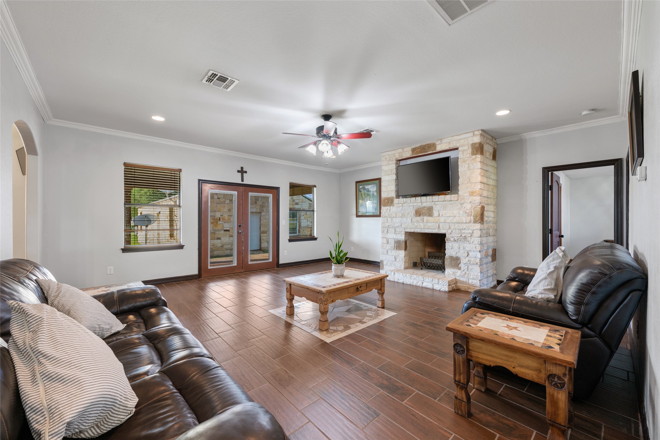 108 Whispering Pines DR, Bastrop, TX, 78602 | 4557487 | Realty Texas LLC