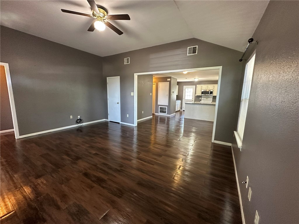 406 Bayview Boulevard, Portland, TX, 78374 | 460747 | Realty Texas LLC