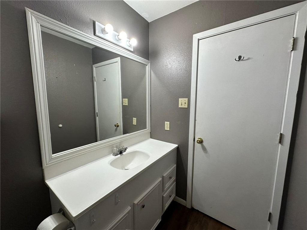 406 Bayview Boulevard, Portland, TX, 78374 | 460747 | Realty Texas LLC