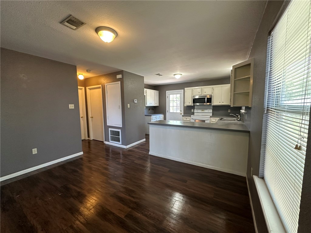 406 Bayview Boulevard, Portland, TX, 78374 | 460747 | Realty Texas LLC