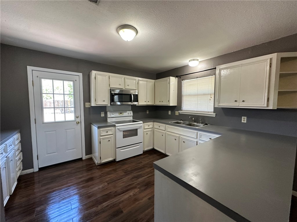 406 Bayview Boulevard, Portland, TX, 78374 | 460747 | Realty Texas LLC