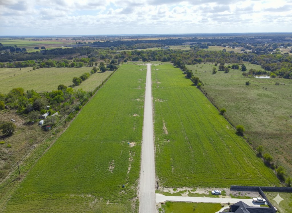 Lot 9 Block 3 Court-Side Drive, Snook, TX, 77878 | 25007150 | Realty Texas LLC